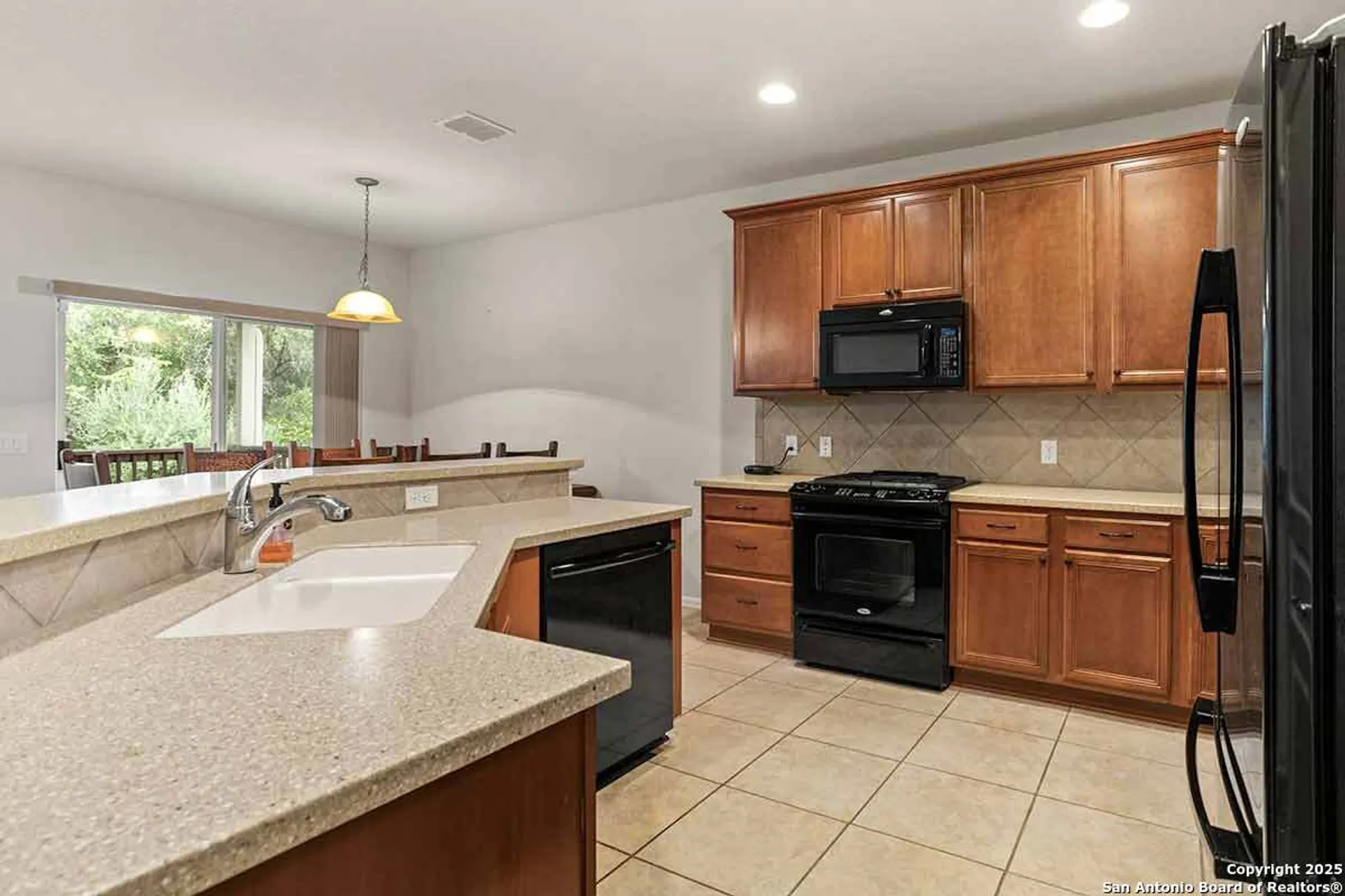 Property Slideshow image 9 of 25 | 12435 modena bay, San Antonio, TX, 78253