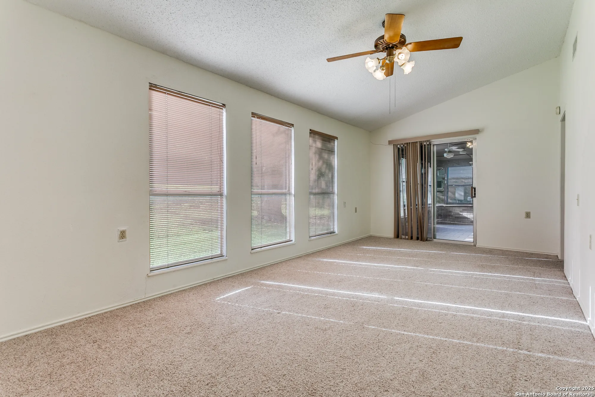 Property Slideshow image 12 of 25 | 3629 fox run, Schertz, TX, 78108