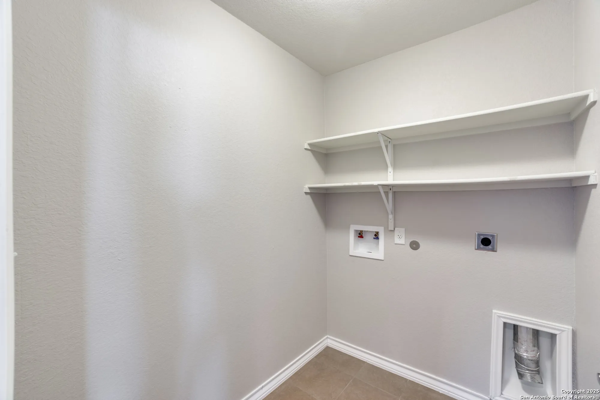 Property Slideshow image 16 of 25 | 13058 salt frk, San Antonio, TX, 78253