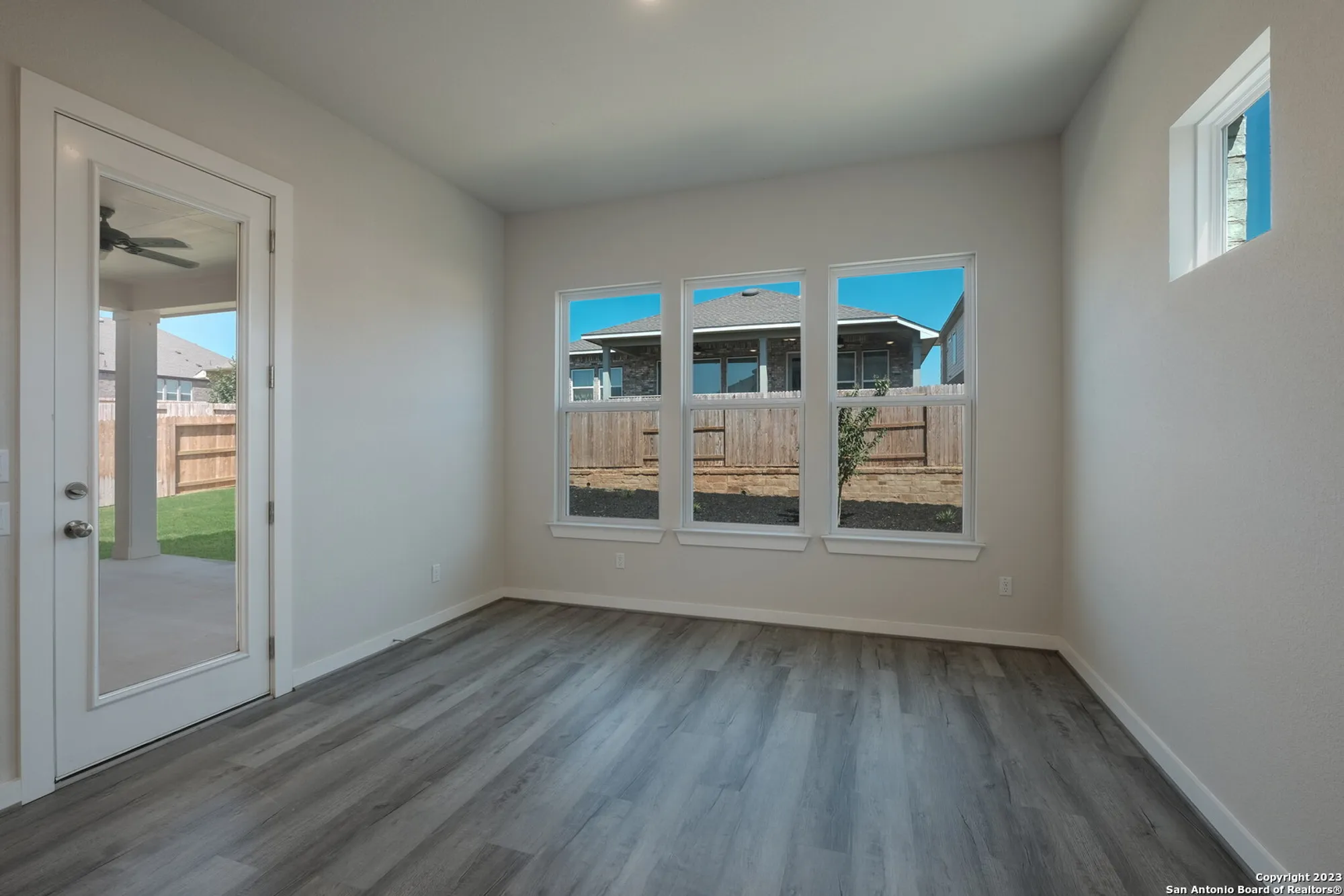 Property Slideshow image 12 of 43 | 2240 sur ave, New Braunfels, TX, 78132