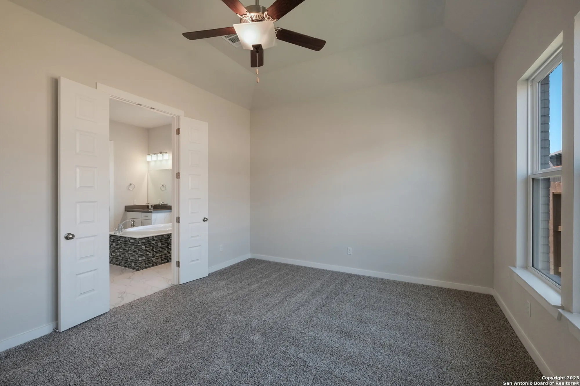 Property Slideshow image 15 of 43 | 2240 sur ave, New Braunfels, TX, 78132