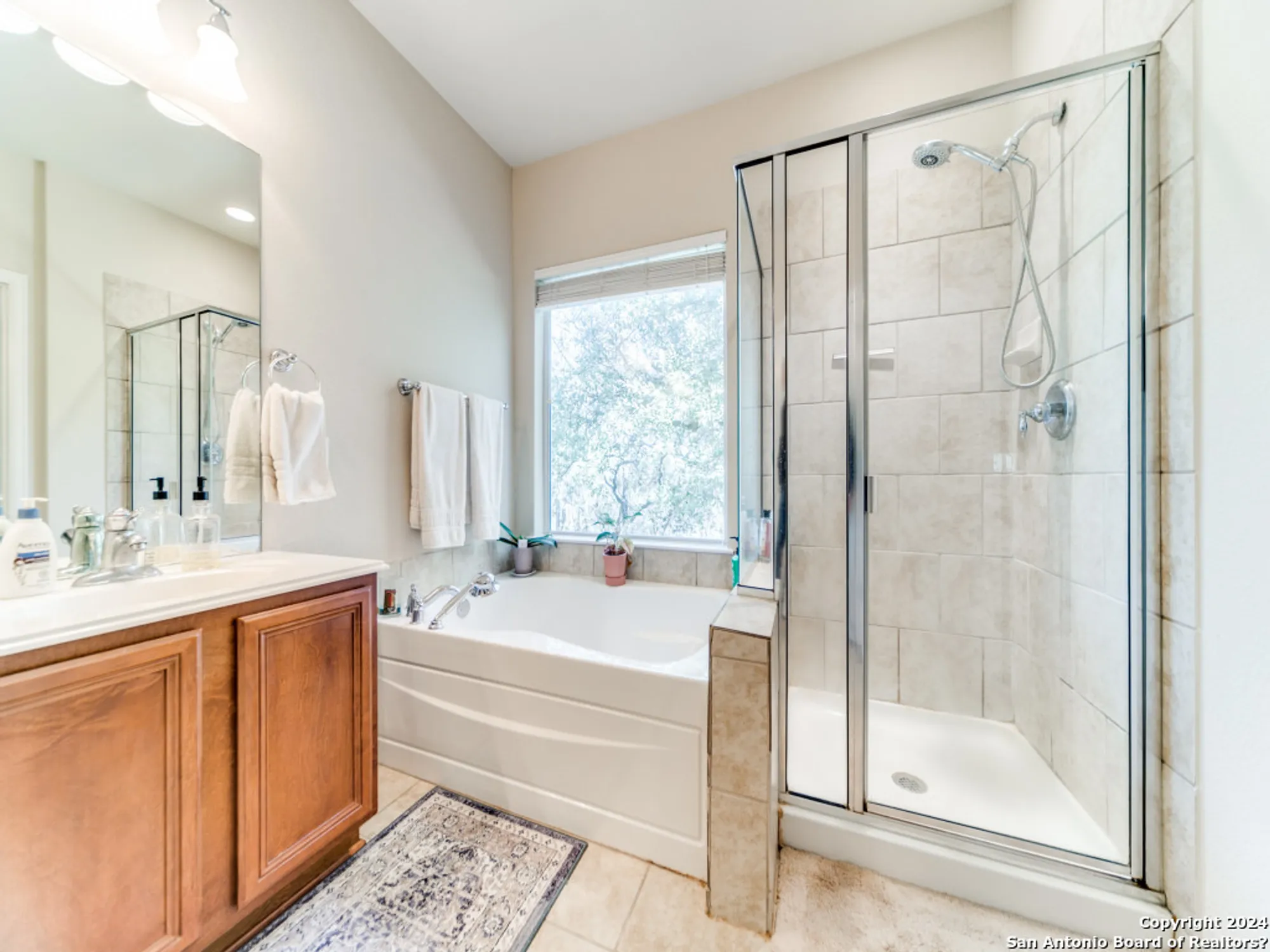 Property Slideshow image 23 of 33 | 12527 cascade hls, San Antonio, TX, 78253