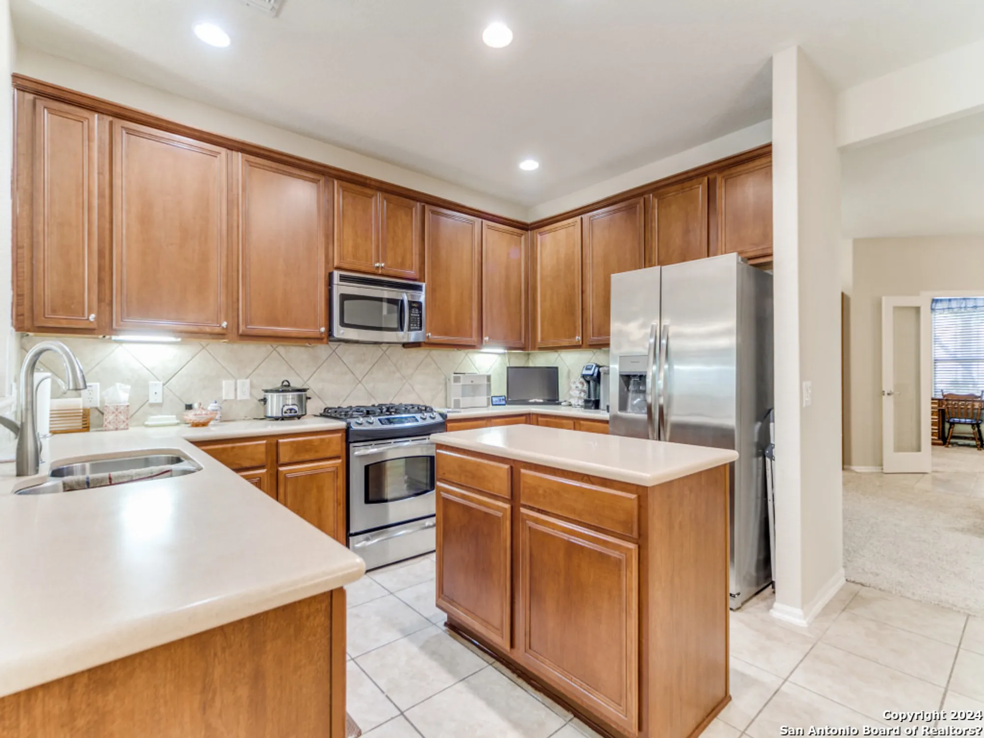 Property Slideshow image 11 of 33 | 12527 cascade hls, San Antonio, TX, 78253