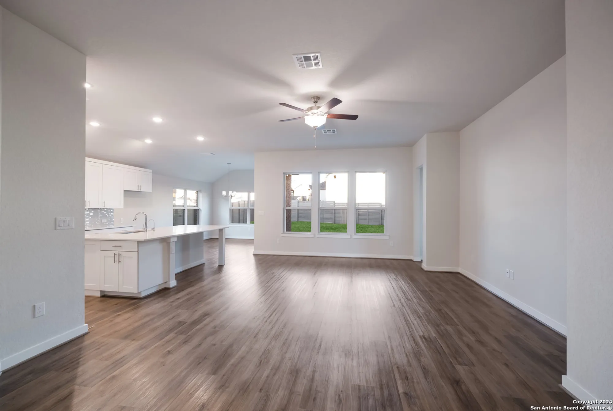 Property Slideshow image 5 of 41 | 584 tobacco pass, New Braunfels, TX, 78132