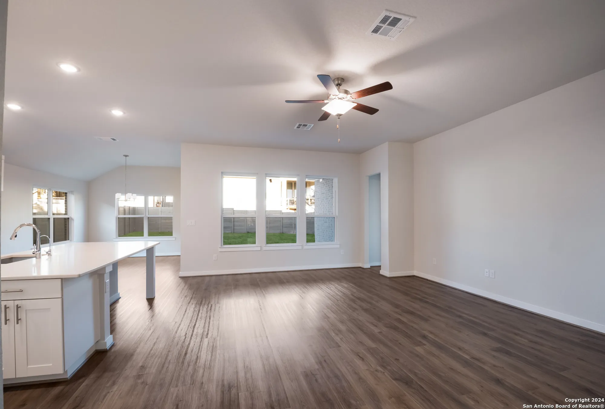 Property Slideshow image 9 of 41 | 584 tobacco pass, New Braunfels, TX, 78132