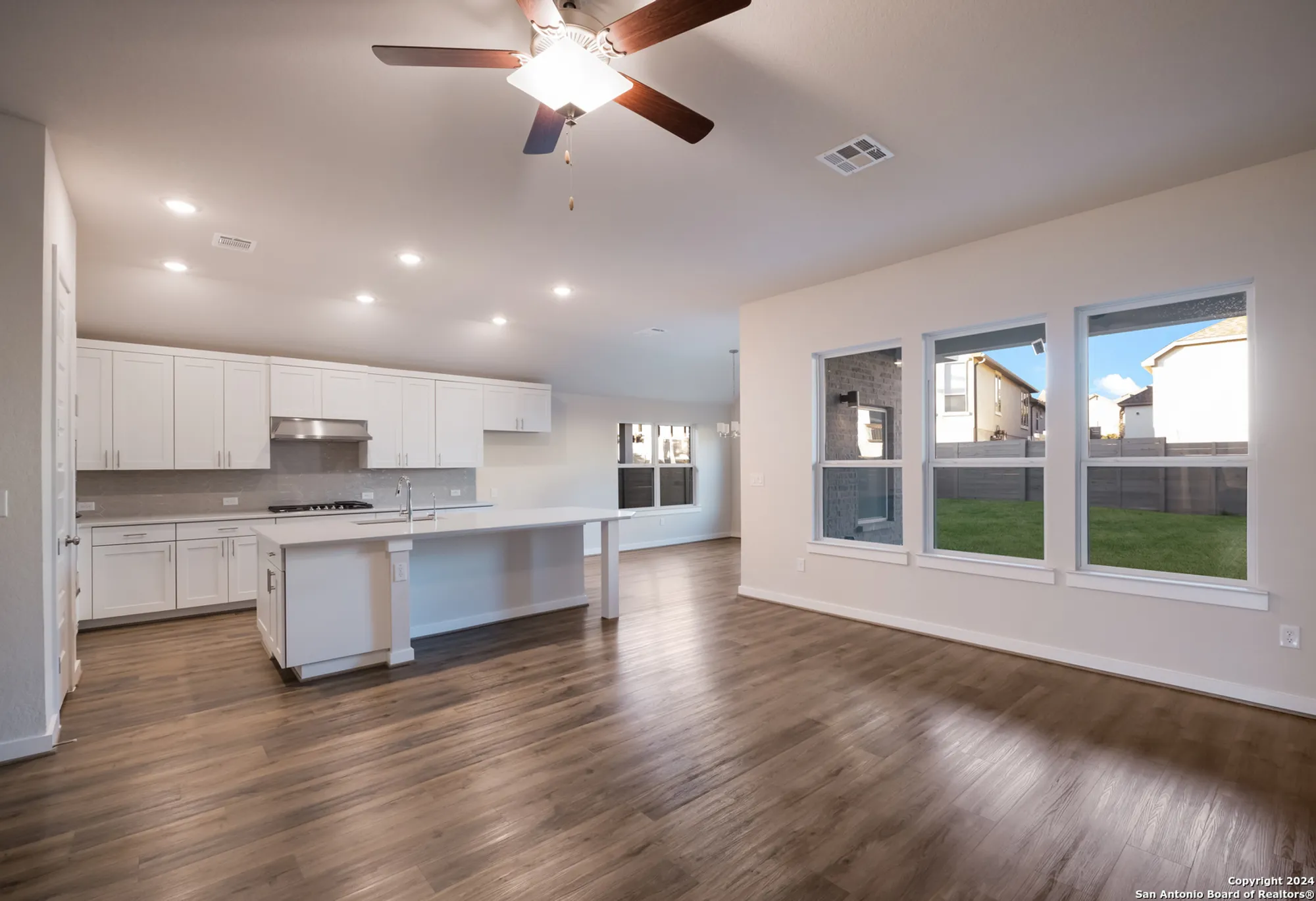 Property Slideshow image 10 of 41 | 584 tobacco pass, New Braunfels, TX, 78132