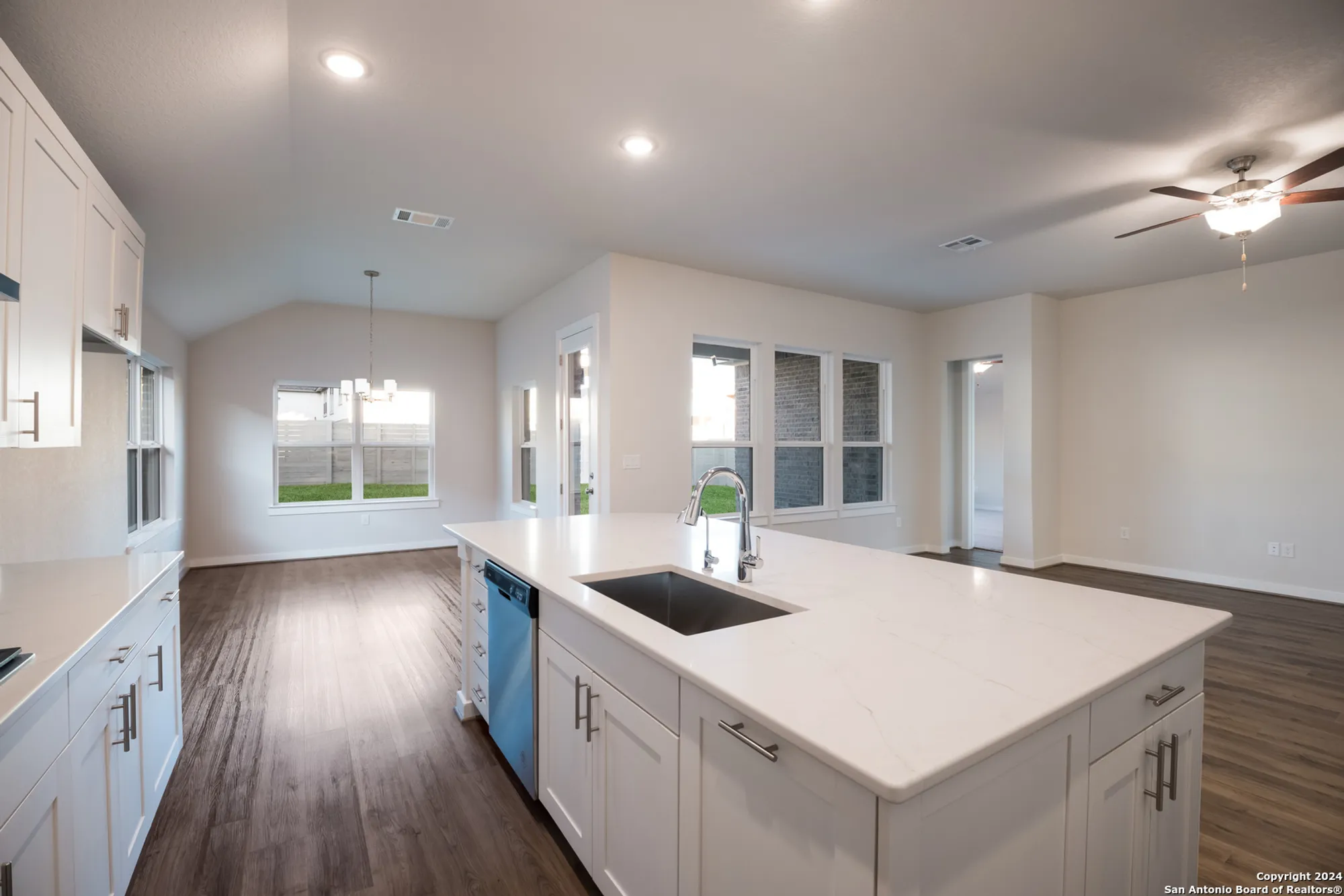 Property Slideshow image 16 of 41 | 584 tobacco pass, New Braunfels, TX, 78132