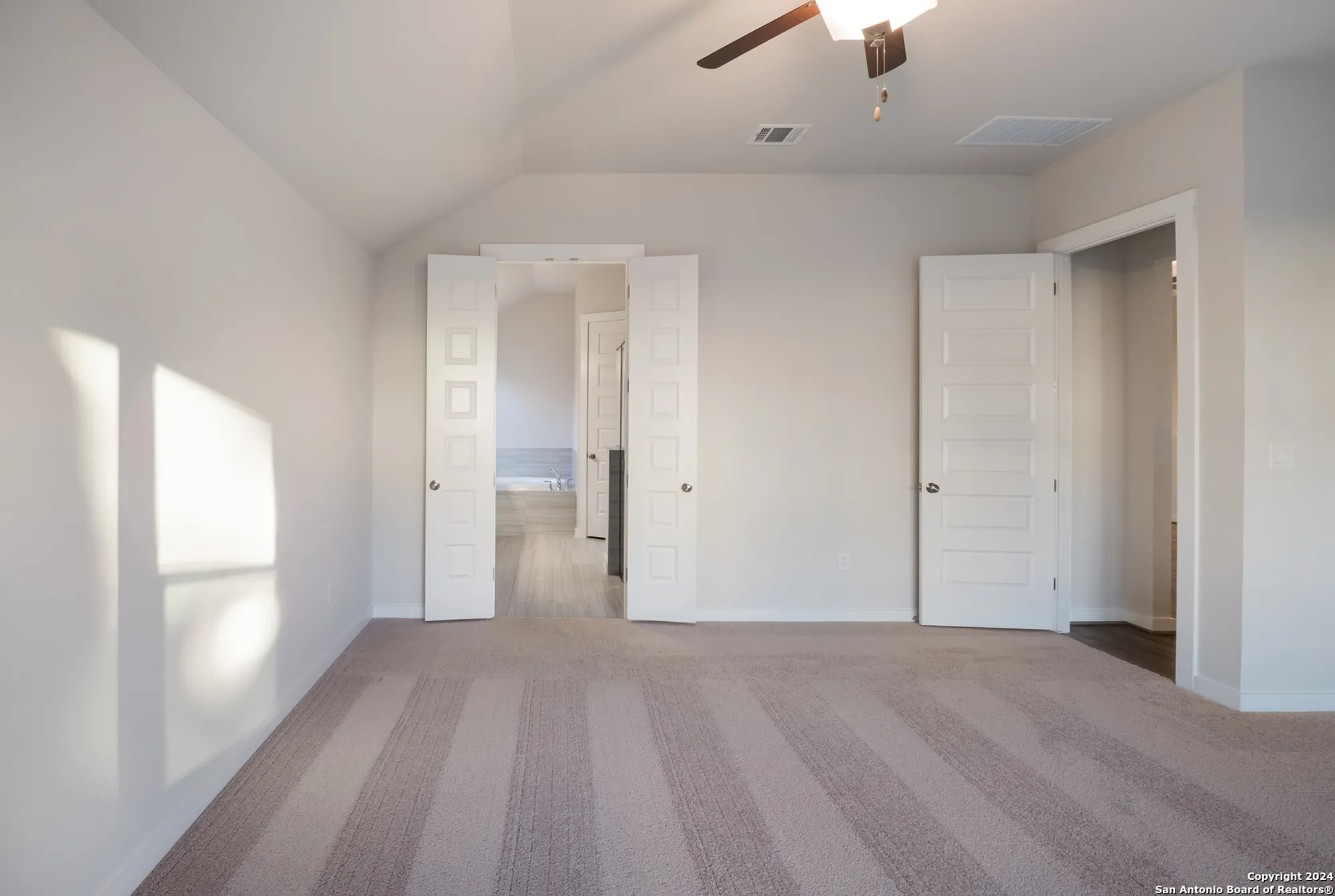 Property Slideshow image 18 of 41 | 584 tobacco pass, New Braunfels, TX, 78132