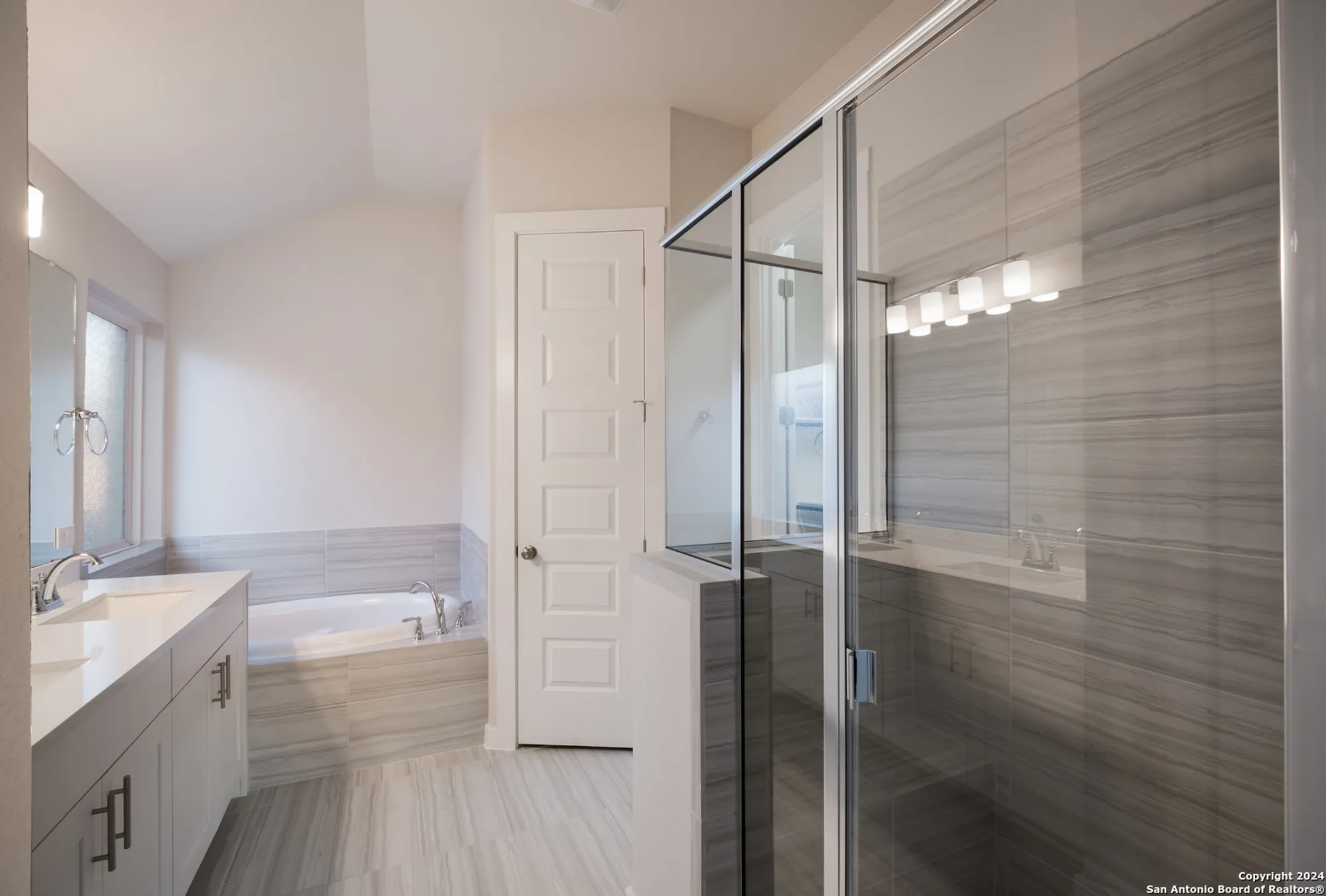 Property Slideshow image 19 of 41 | 584 tobacco pass, New Braunfels, TX, 78132