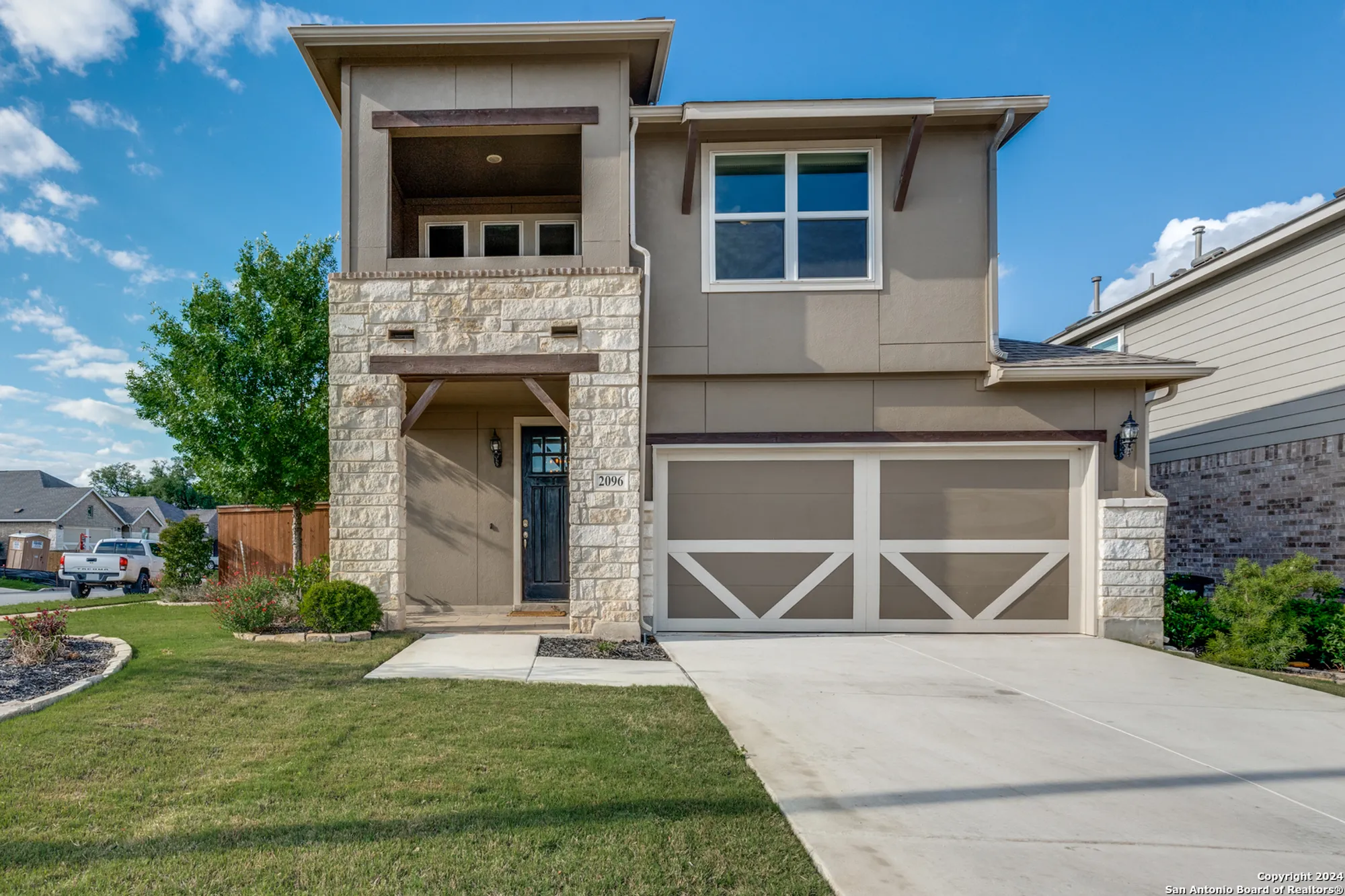 Property Slideshow image 2 of 28 | 2096 cowan dr, New Braunfels, TX, 78132