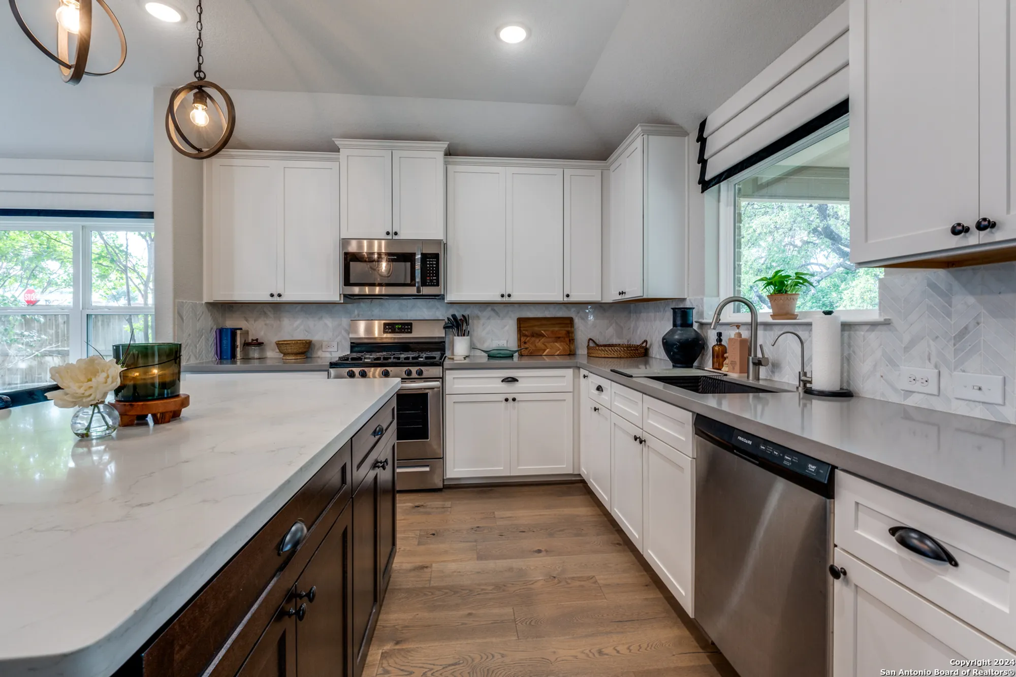 Property Slideshow image 9 of 28 | 2096 cowan dr, New Braunfels, TX, 78132