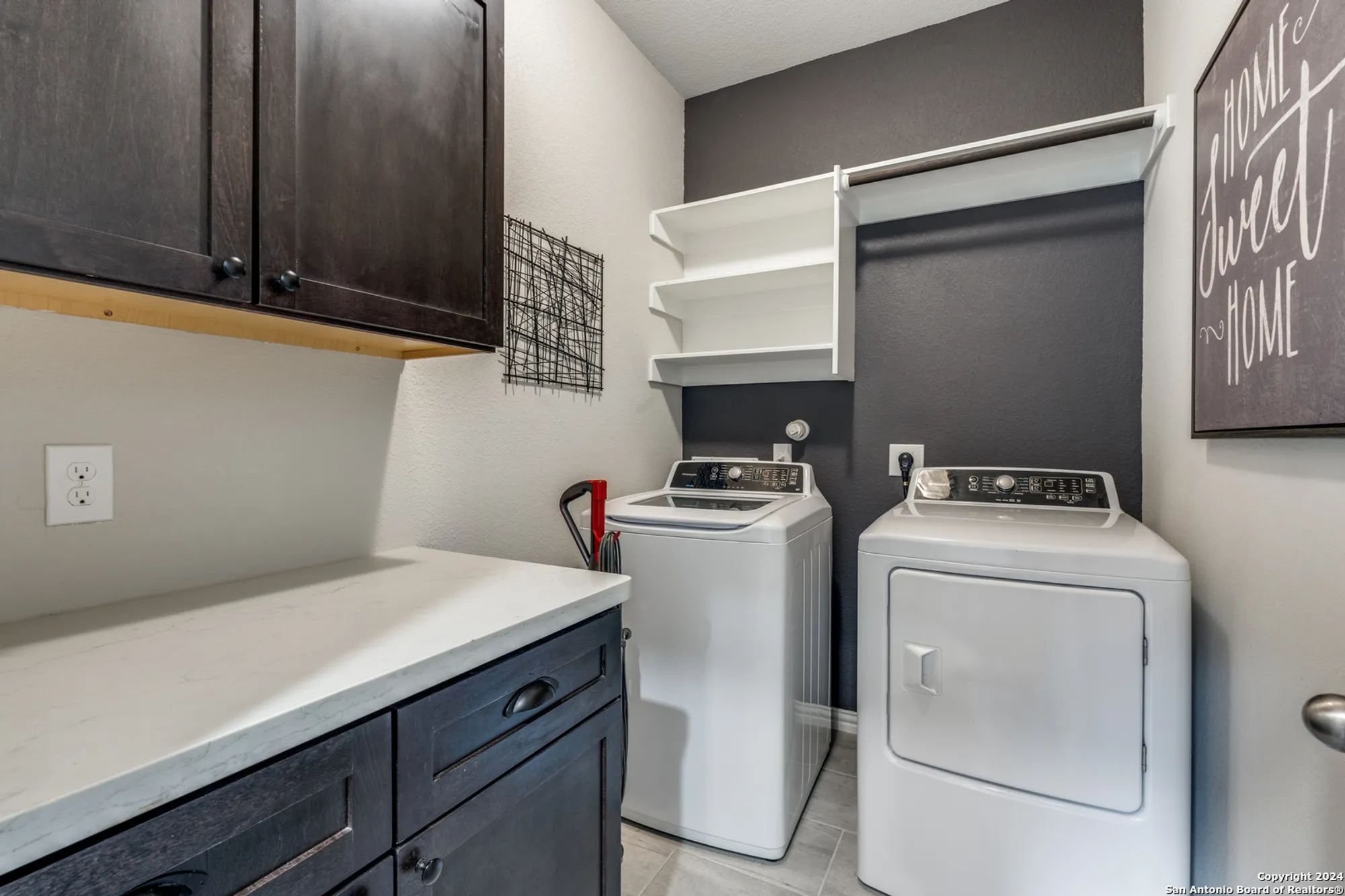 Property Slideshow image 22 of 28 | 2096 cowan dr, New Braunfels, TX, 78132