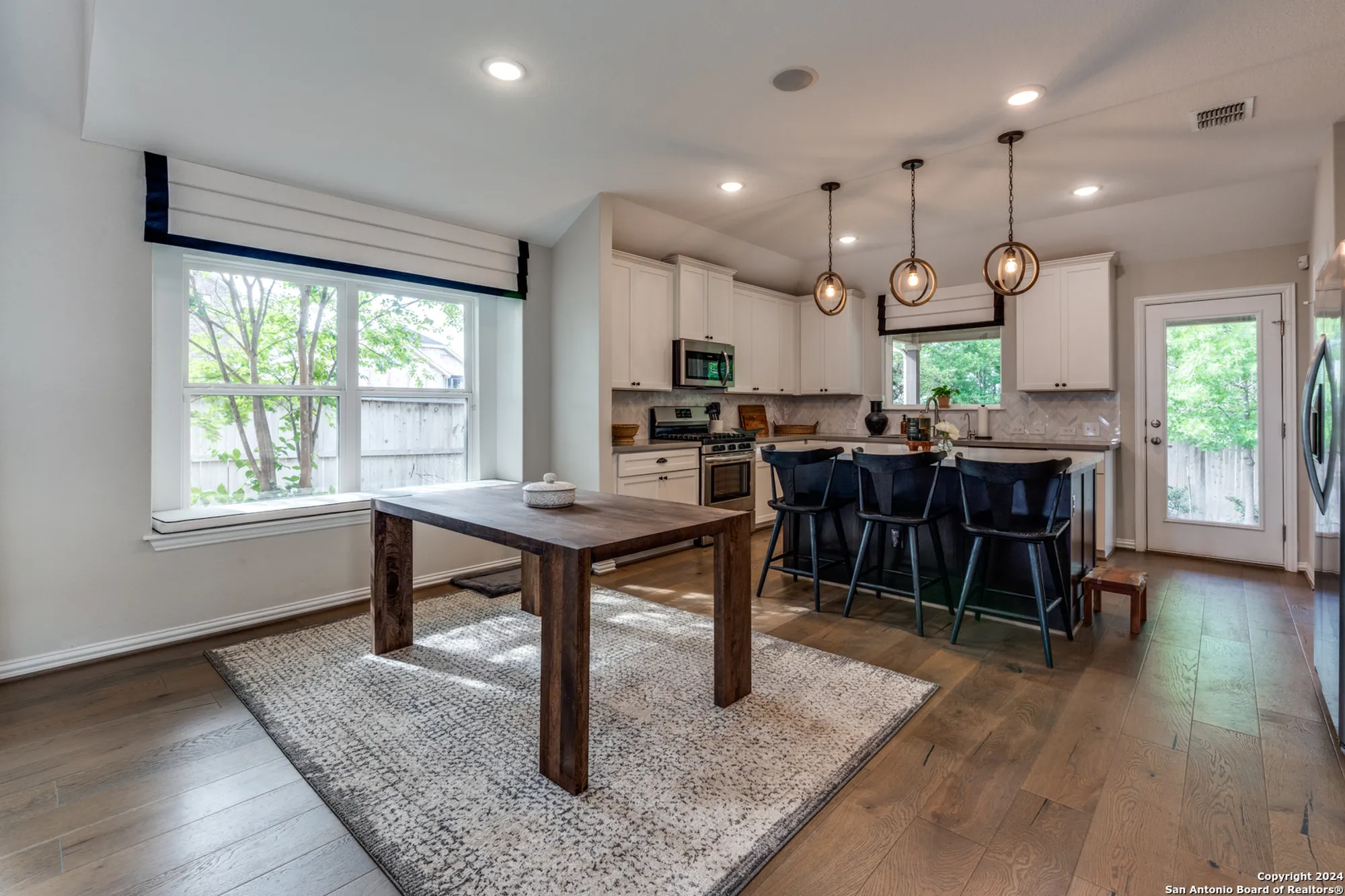 Property Slideshow image 11 of 28 | 2096 cowan dr, New Braunfels, TX, 78132