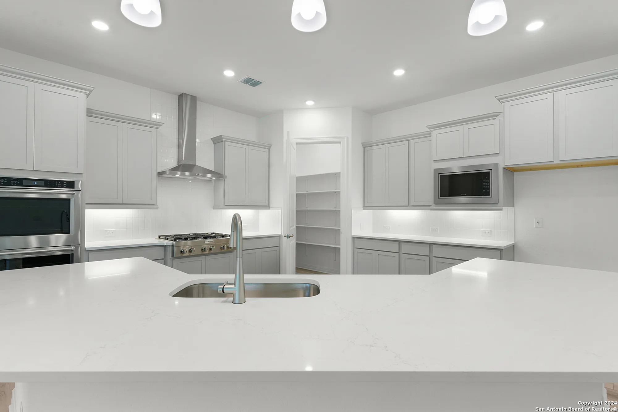 Property Slideshow image 20 of 42 | 28302 frank ter, San Antonio, TX, 78260