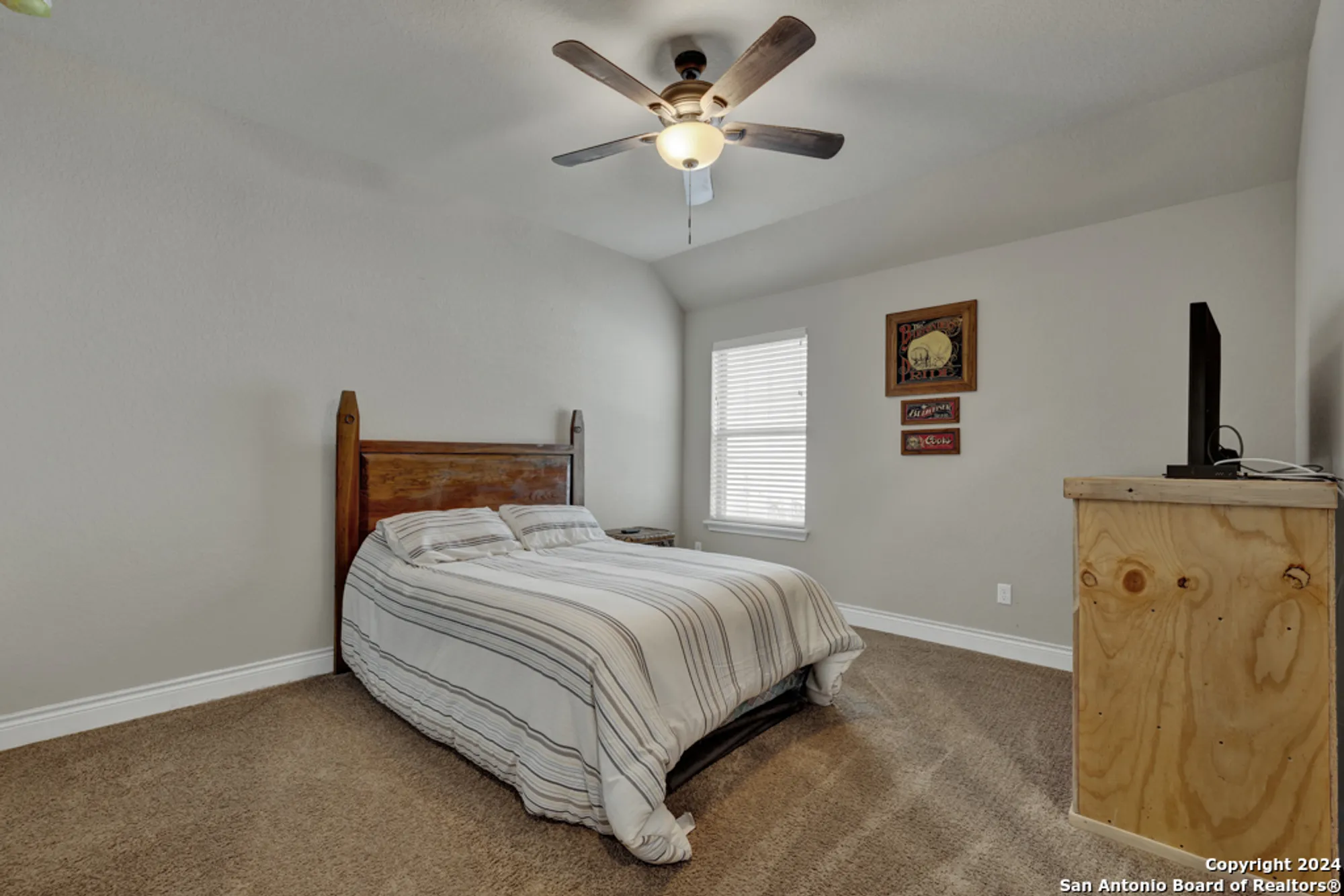 Property Slideshow image 14 of 41 | 588 vale ct, New Braunfels, TX, 78132