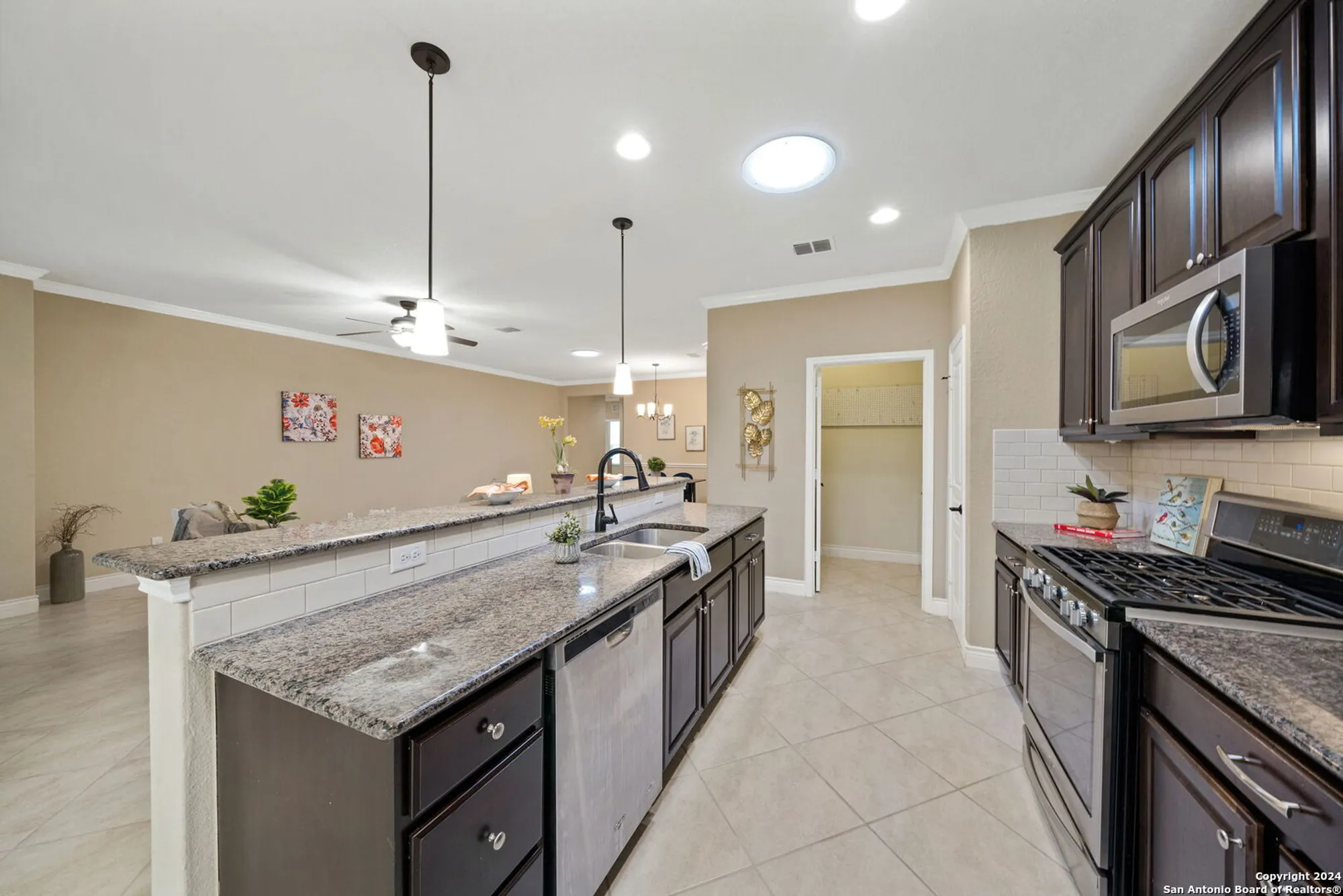 Property Slideshow image 10 of 36 | 3927 deep river, San Antonio, TX, 78253