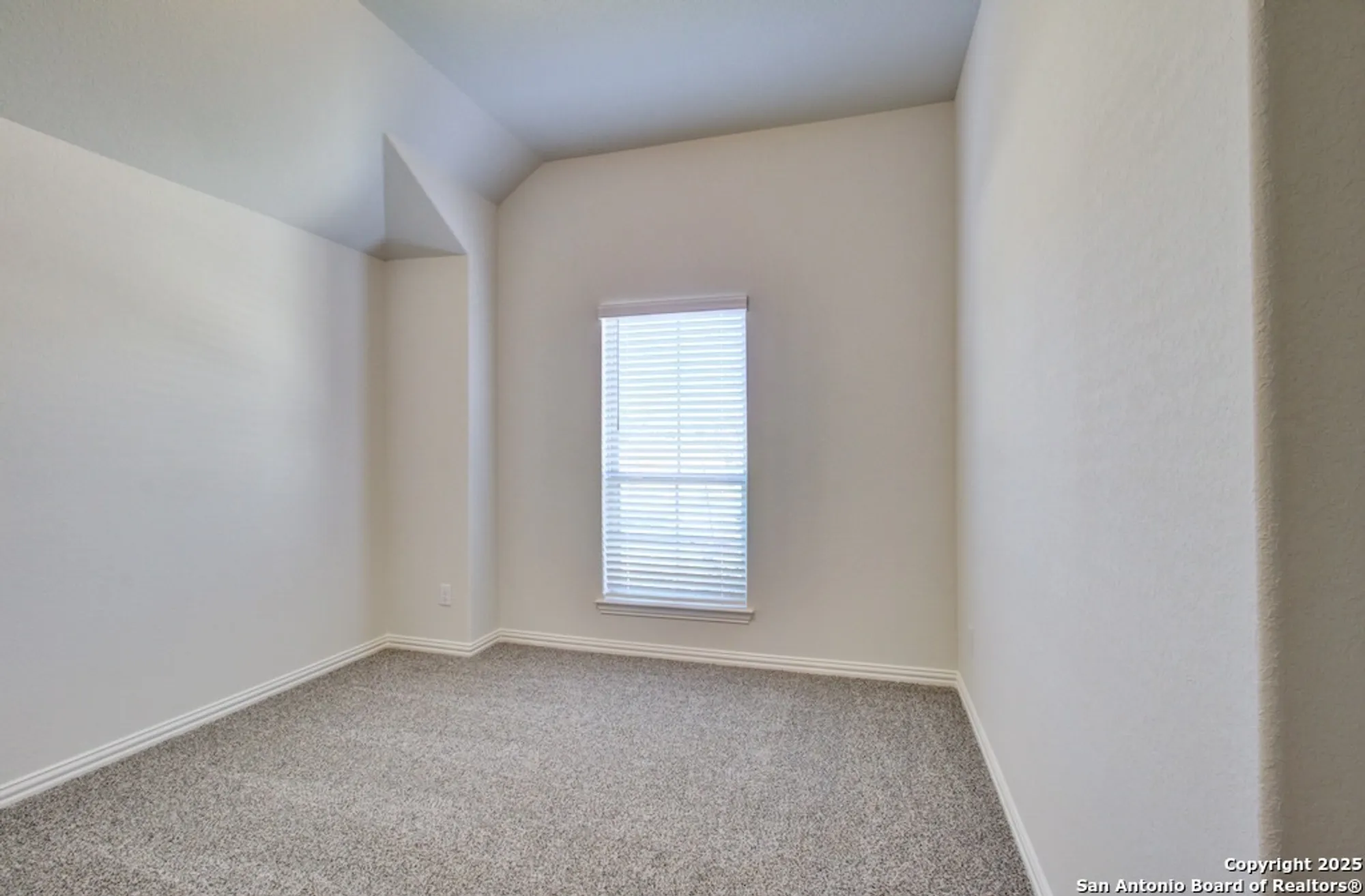 Property Slideshow image 18 of 23 | 2027 stephanie ave, New Braunfels, TX, 78132