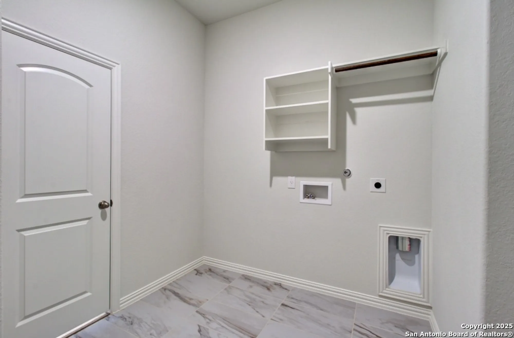 Property Slideshow image 9 of 23 | 2027 stephanie ave, New Braunfels, TX, 78132