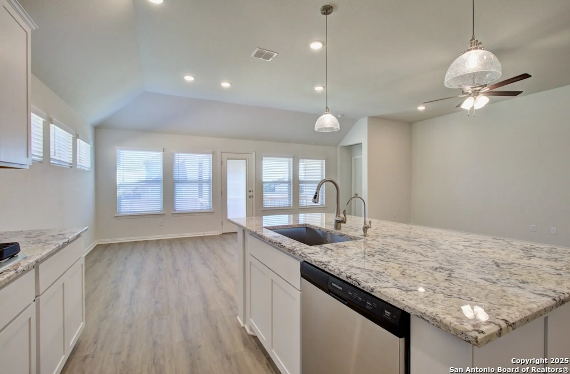 Property Slideshow image 5 of 23 | 2027 stephanie ave, New Braunfels, TX, 78132