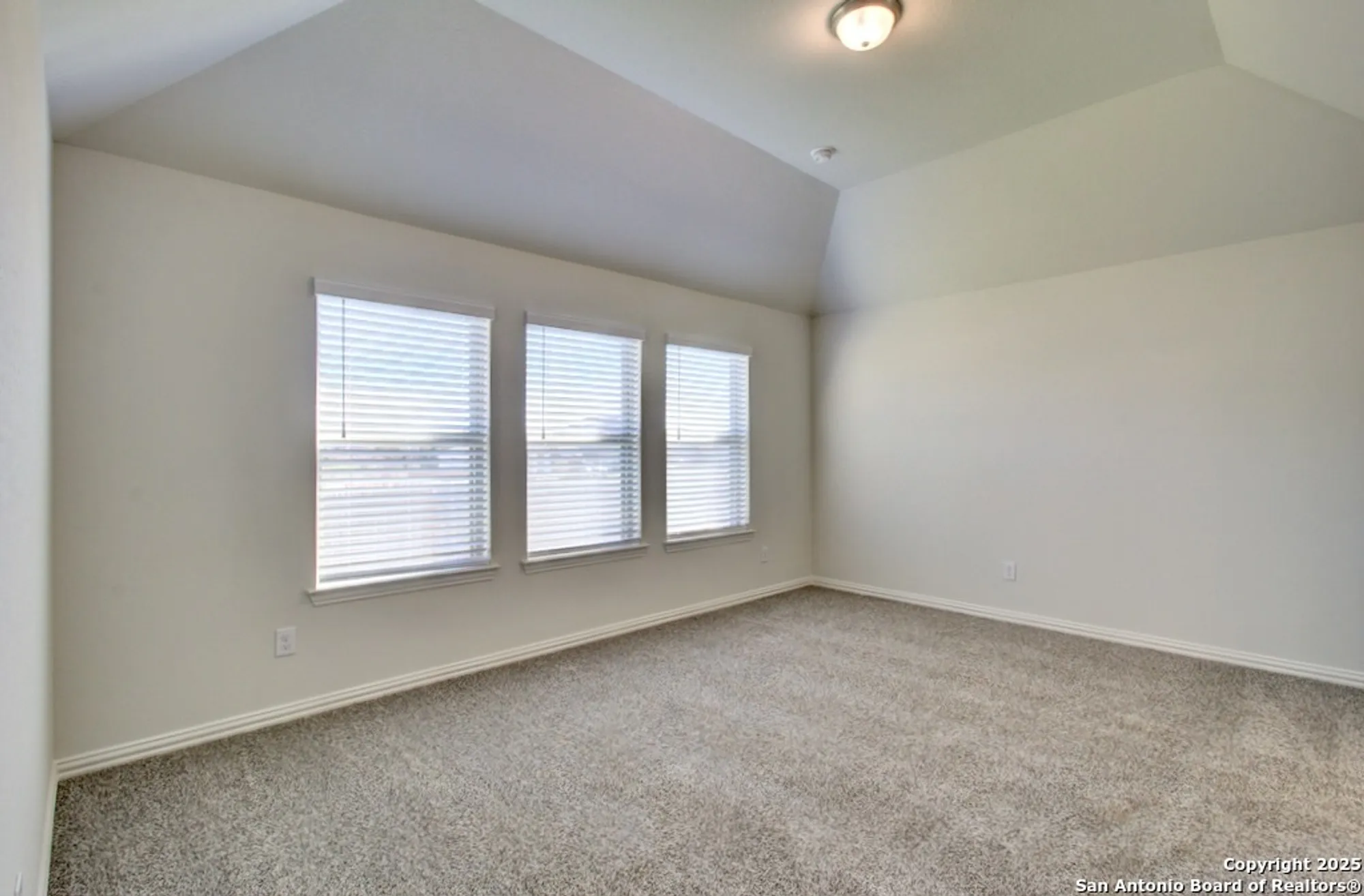 Property Slideshow image 10 of 23 | 2027 stephanie ave, New Braunfels, TX, 78132