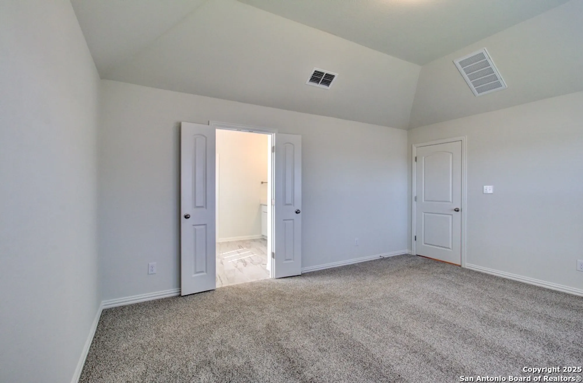 Property Slideshow image 11 of 23 | 2027 stephanie ave, New Braunfels, TX, 78132
