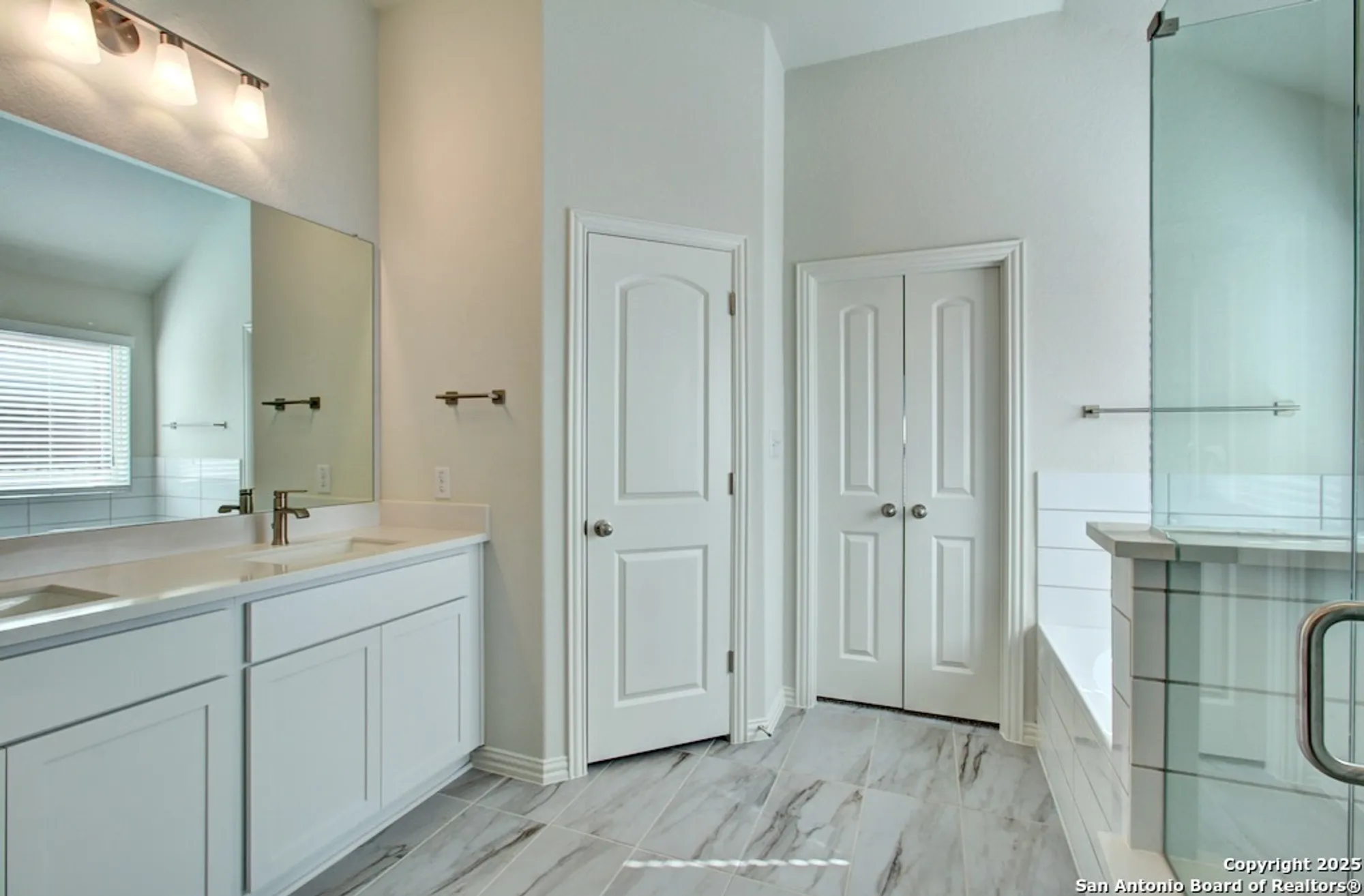 Property Slideshow image 14 of 23 | 2027 stephanie ave, New Braunfels, TX, 78132