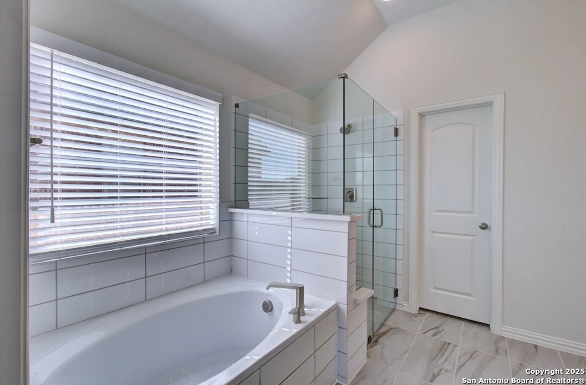 Property Slideshow image 15 of 23 | 2027 stephanie ave, New Braunfels, TX, 78132