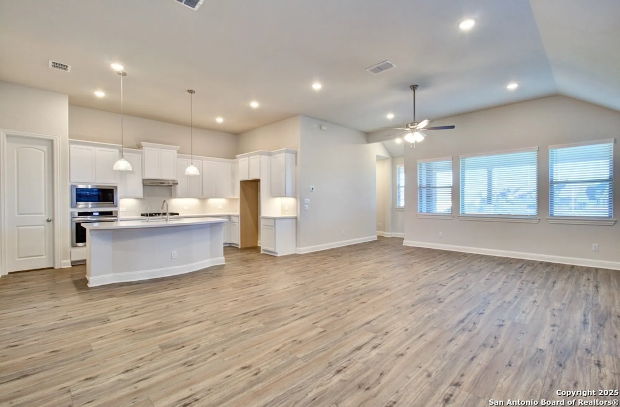 Property Slideshow image 5 of 5 | 734 groudsel ave, New Braunfels, TX, 78132