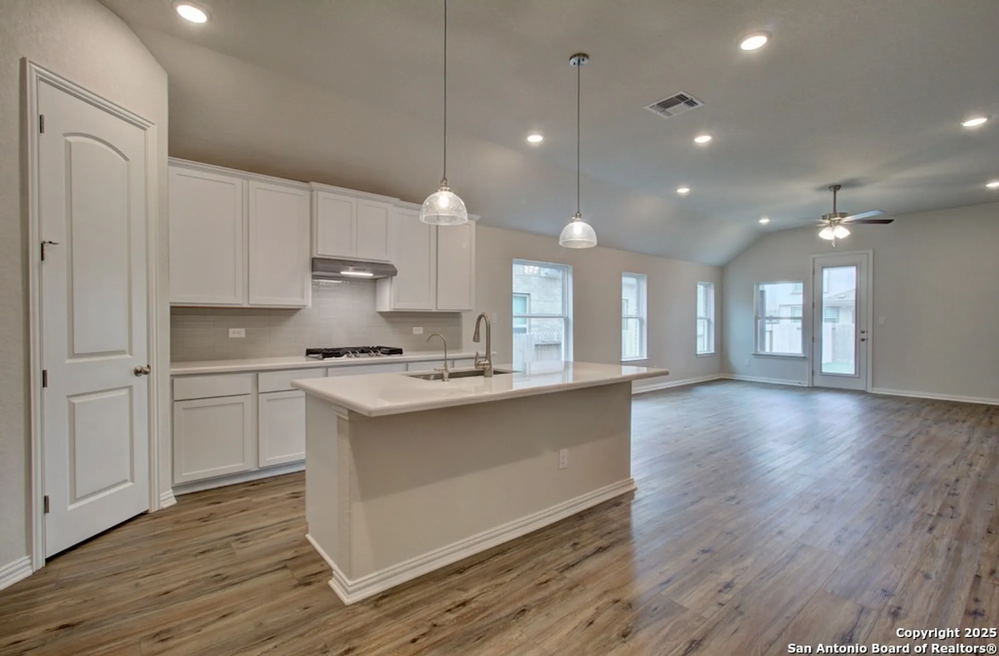 Property Slideshow image 4 of 4 | 2044 stephanie ave, New Braunfels, TX, 78132