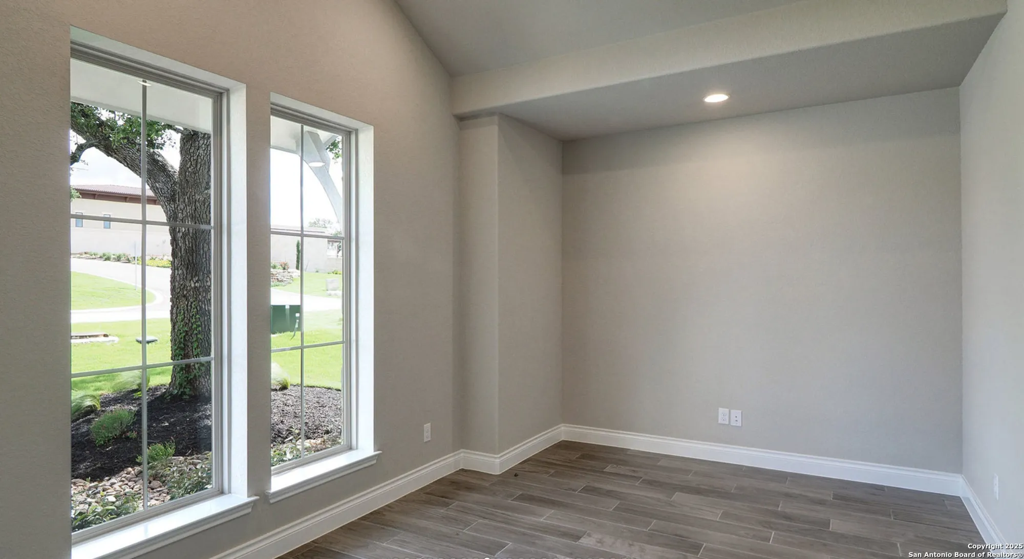 Property Slideshow image 15 of 41 | 633 vale ct, New Braunfels, TX, 78132