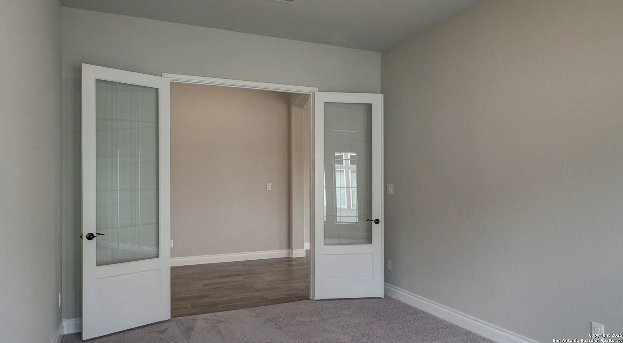 Property Slideshow image 17 of 41 | 633 vale ct, New Braunfels, TX, 78132