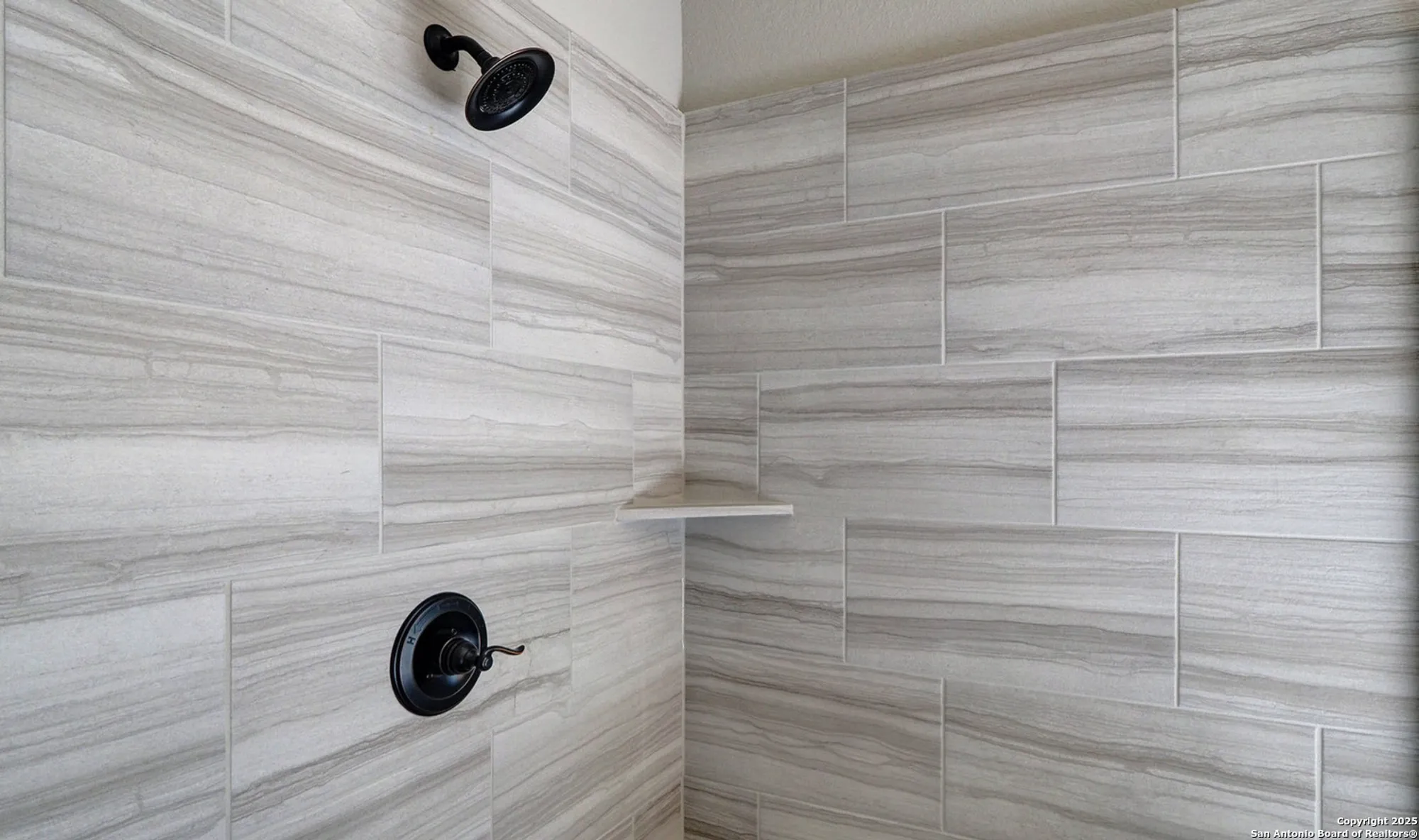 Property Slideshow image 26 of 41 | 633 vale ct, New Braunfels, TX, 78132