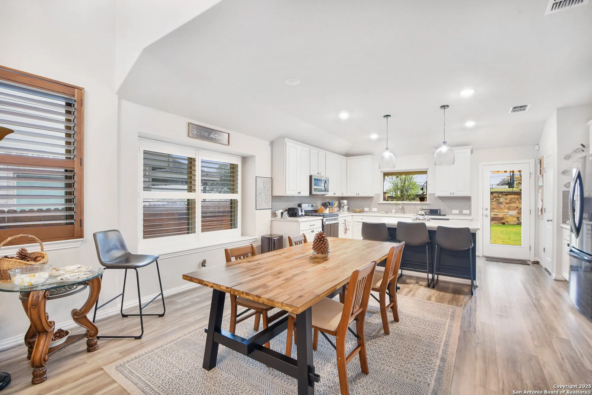 Property Slideshow image 11 of 29 | 2071 cowan dr, New Braunfels, TX, 78132