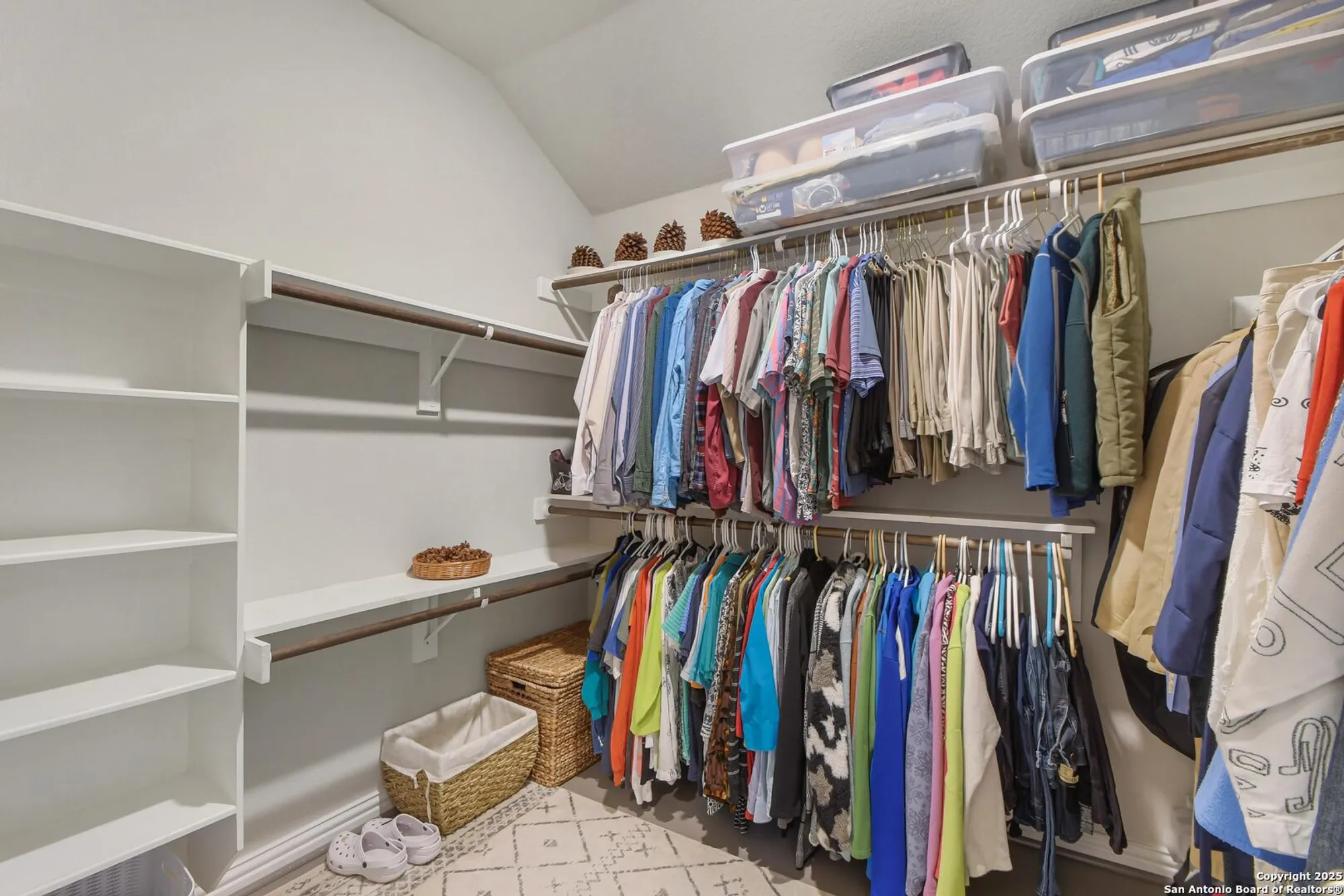 Property Slideshow image 20 of 29 | 2071 cowan dr, New Braunfels, TX, 78132