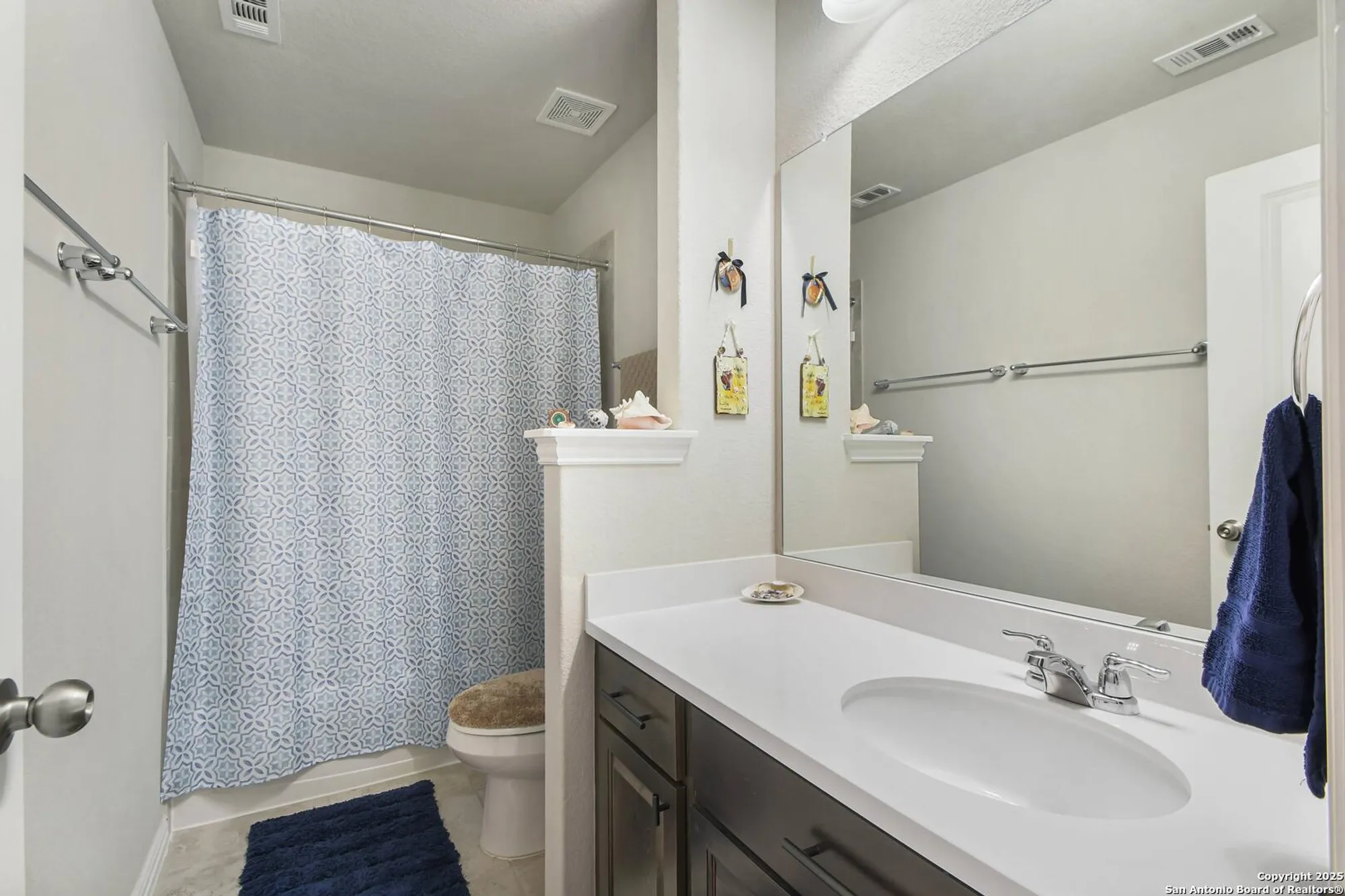 Property Slideshow image 22 of 29 | 2071 cowan dr, New Braunfels, TX, 78132