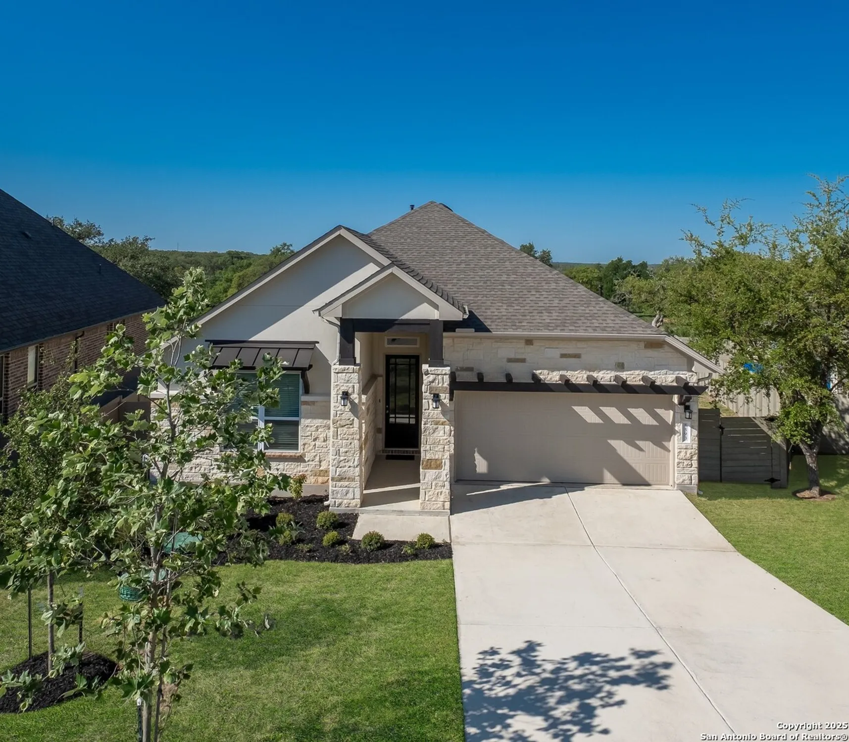Property Slideshow image 1 of 31 | 593 tobacco pass, New Braunfels, TX, 78132