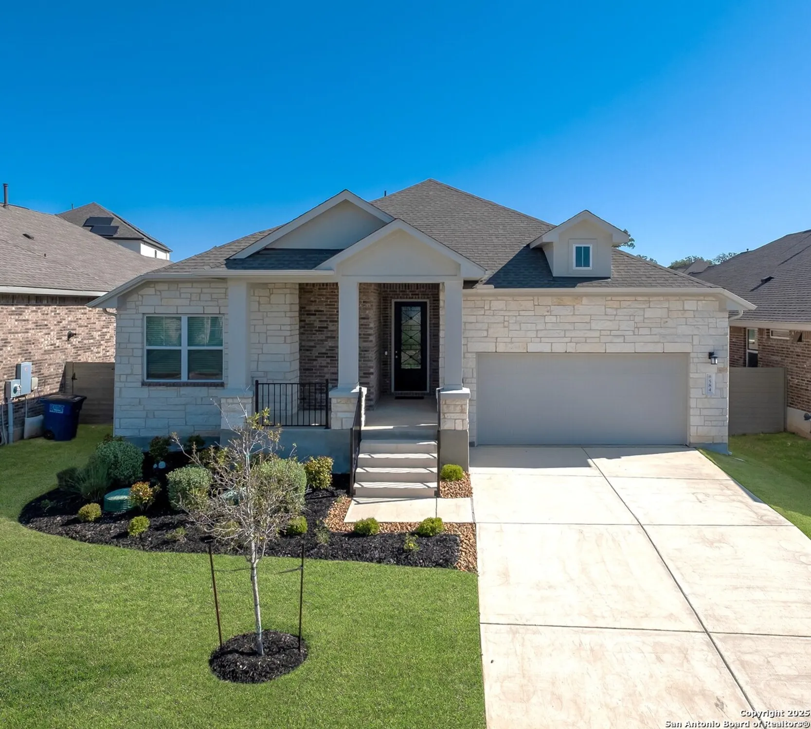 Property Slideshow image 1 of 41 | 584 tobacco pass, New Braunfels, TX, 78132