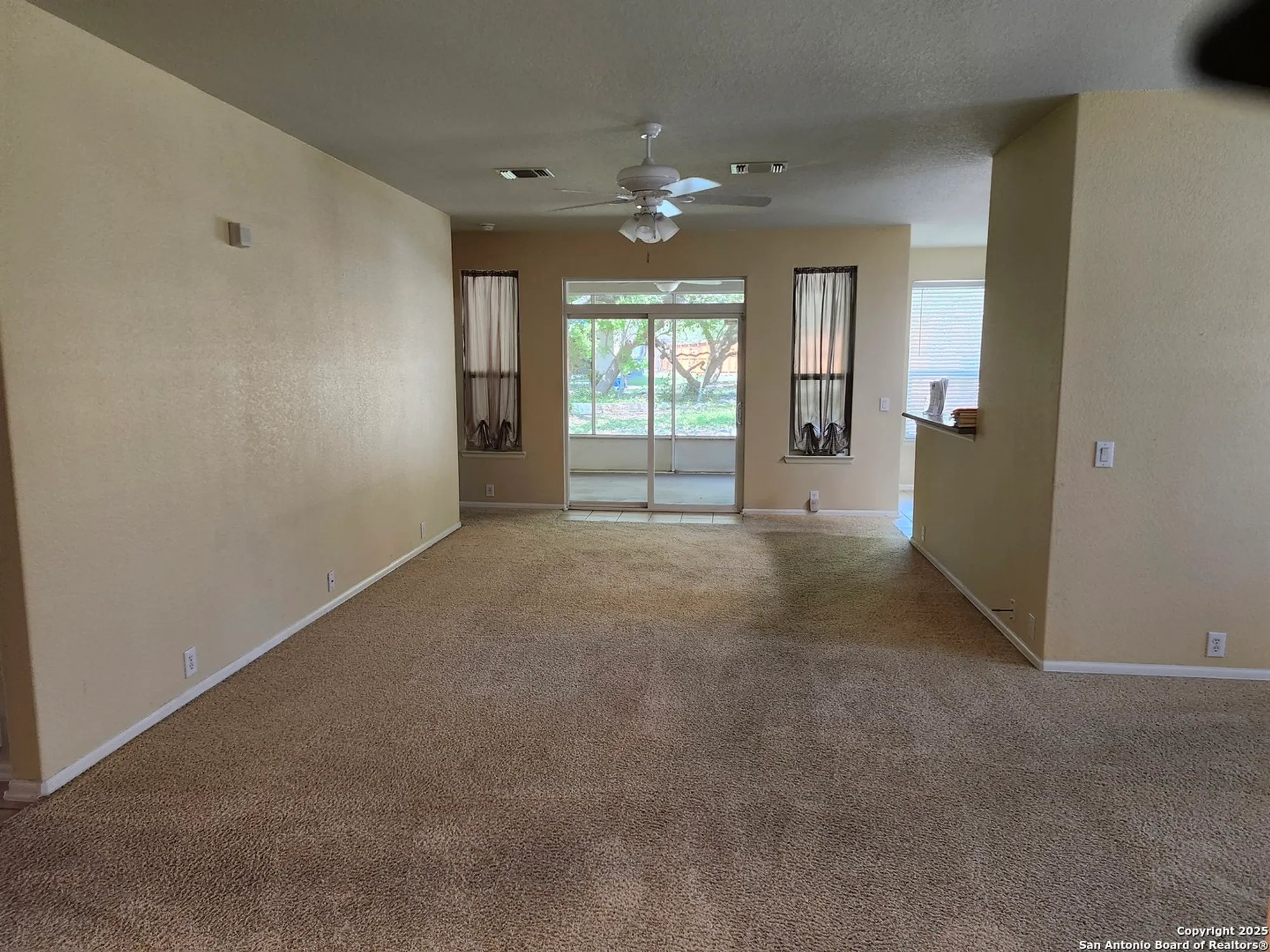 Property Slideshow image 4 of 18 | 4739 becker vine, San Antonio, TX, 78253