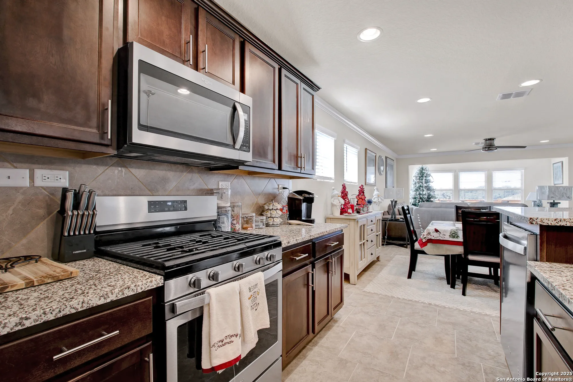 Property Slideshow image 4 of 34 | 13227 cache crk, San Antonio, TX, 78253