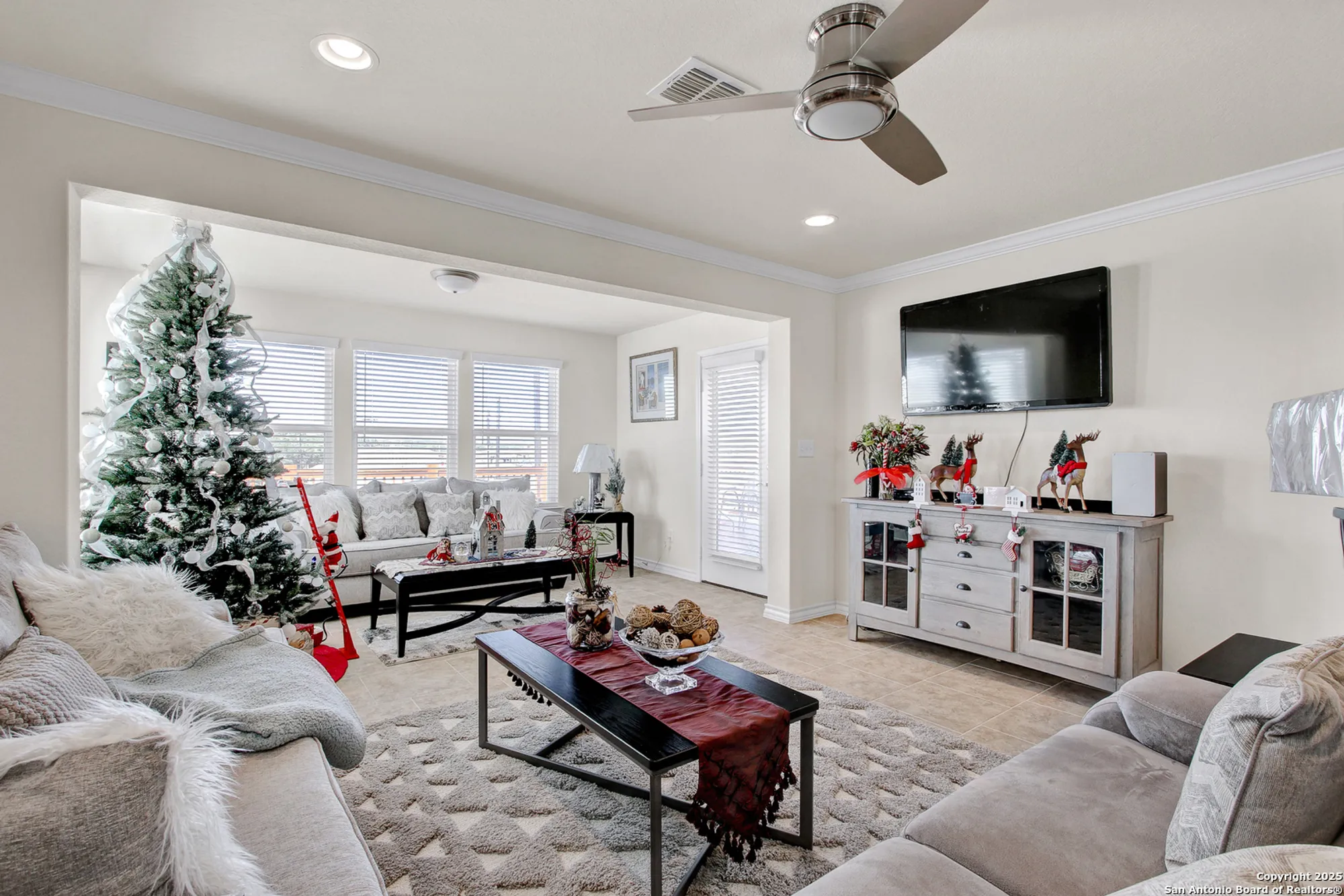 Property Slideshow image 8 of 34 | 13227 cache crk, San Antonio, TX, 78253