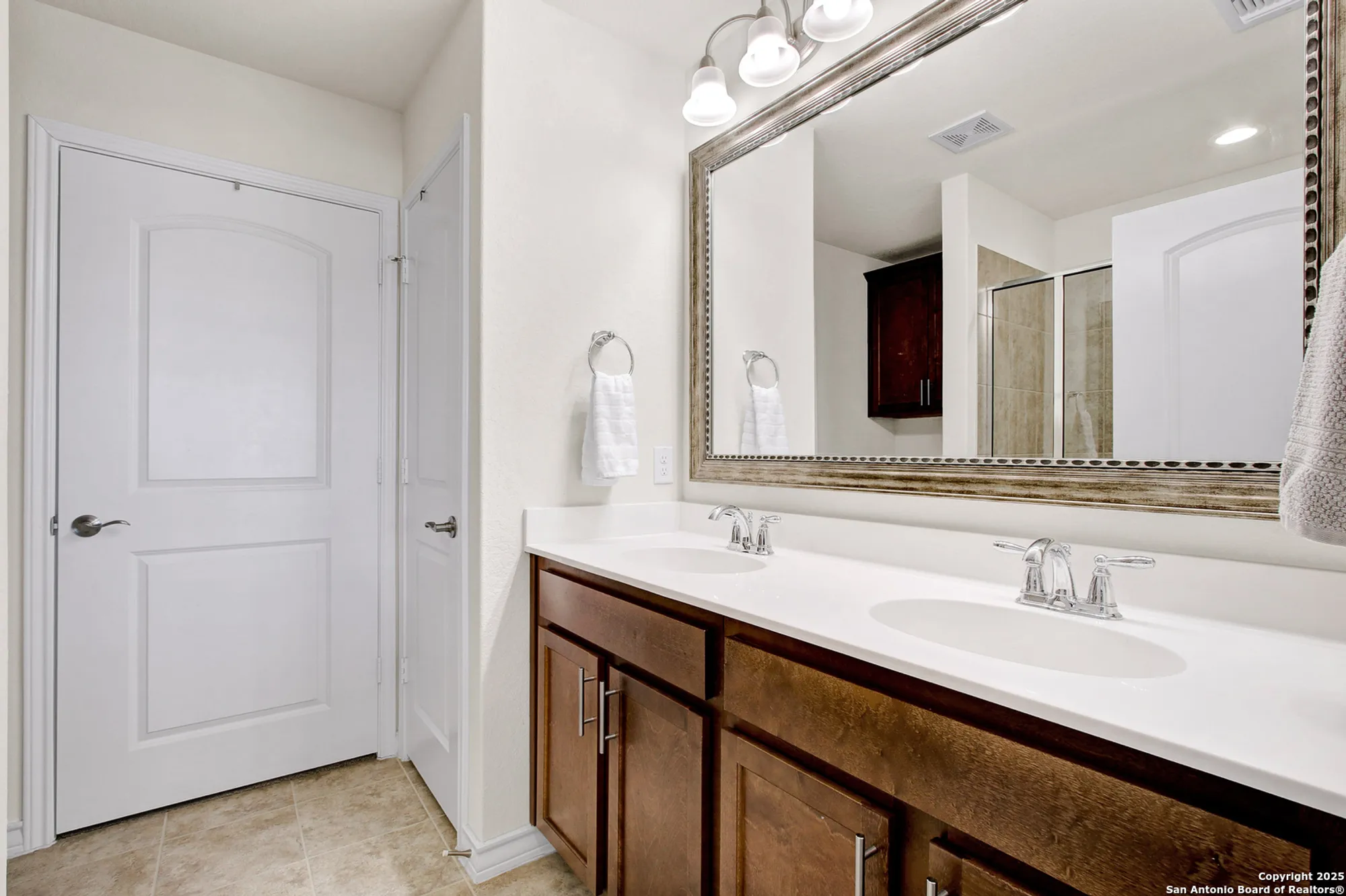 Property Slideshow image 12 of 34 | 13227 cache crk, San Antonio, TX, 78253