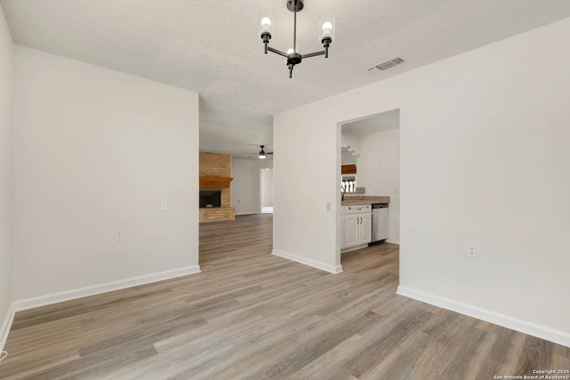 Property Slideshow image 10 of 42 | 3904 pecan ct, Schertz, TX, 78108