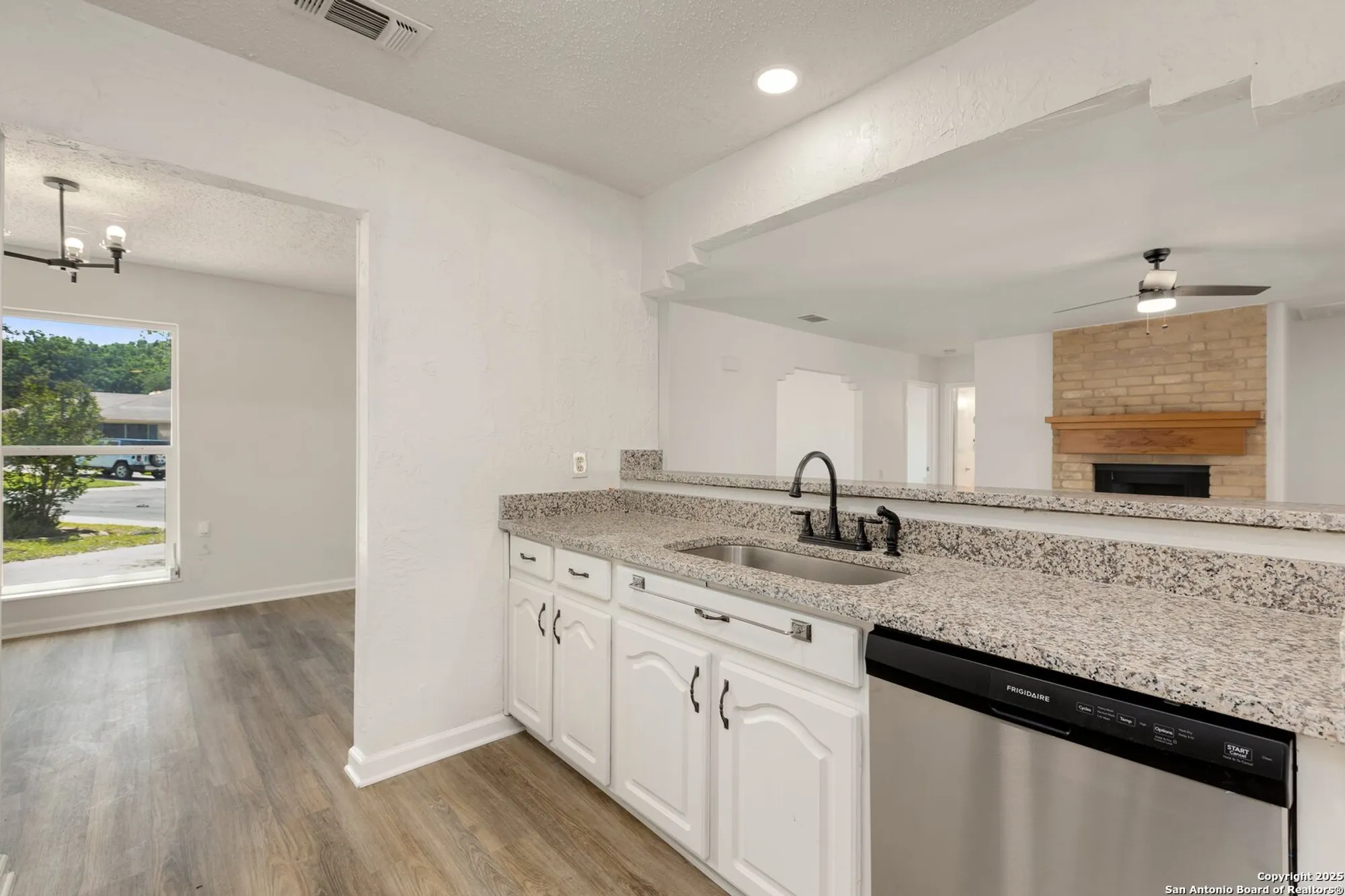 Property Slideshow image 14 of 42 | 3904 pecan ct, Schertz, TX, 78108