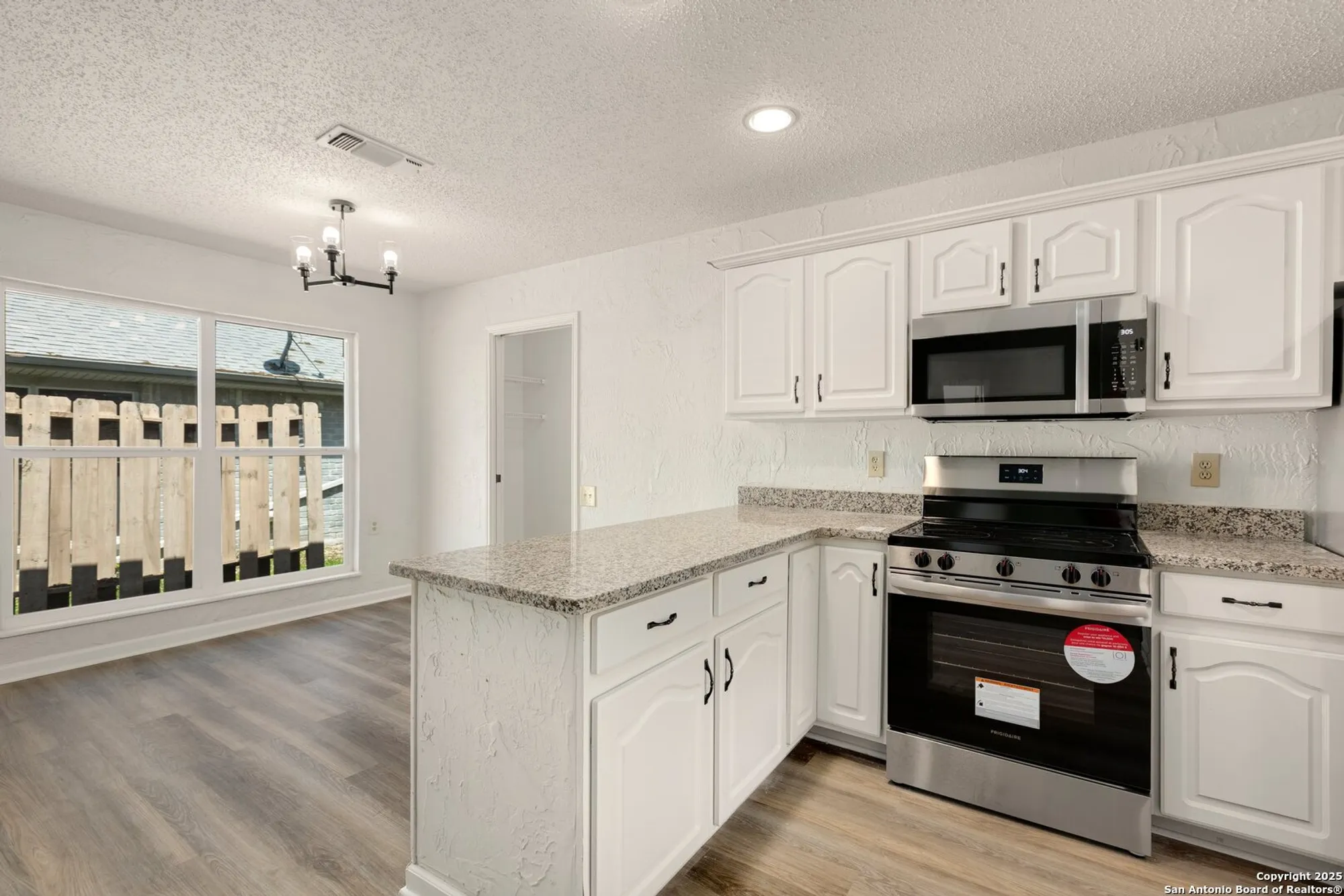 Property Slideshow image 16 of 42 | 3904 pecan ct, Schertz, TX, 78108