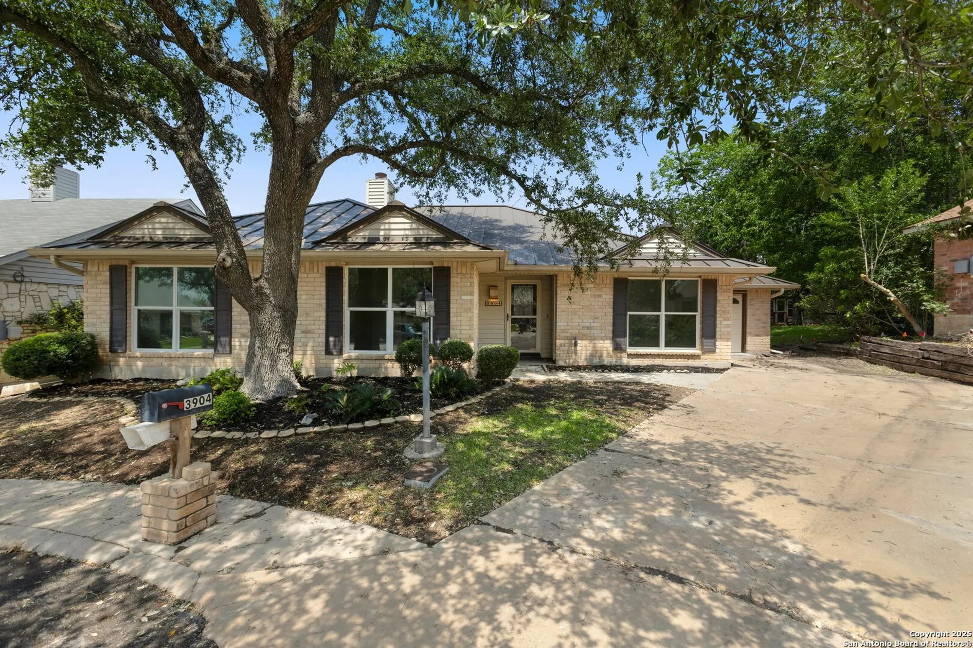 Property Slideshow image 1 of 42 | 3904 pecan ct, Schertz, TX, 78108