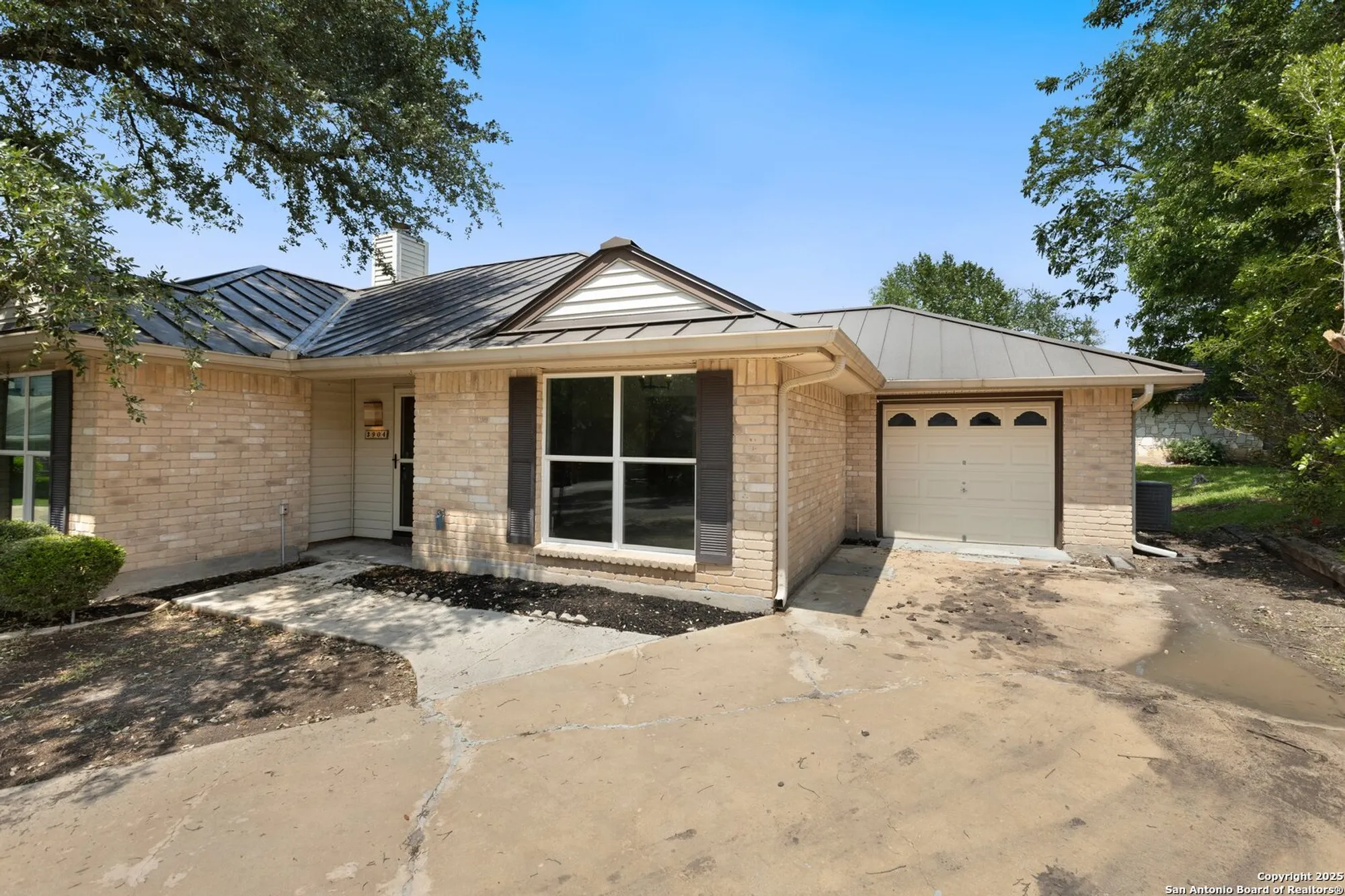 Property Slideshow image 4 of 42 | 3904 pecan ct, Schertz, TX, 78108