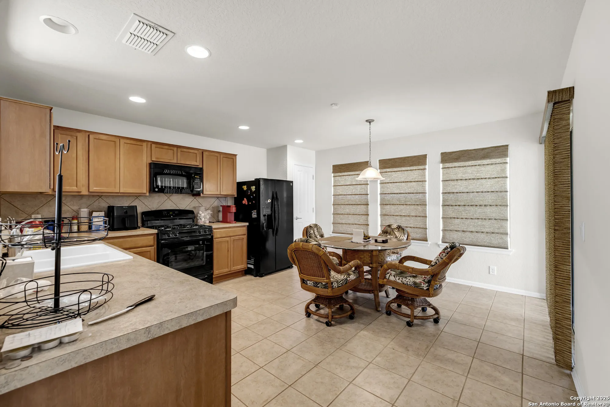 Property Slideshow image 10 of 27 | 12723 cedar fly, San Antonio, TX, 78253