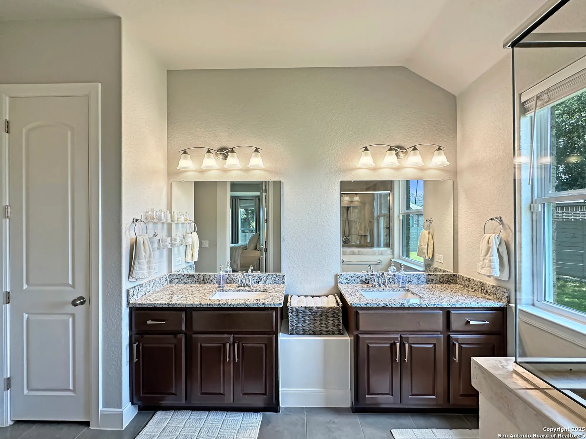 Property Slideshow image 23 of 40 | 1179 barberry way, New Braunfels, TX, 78132