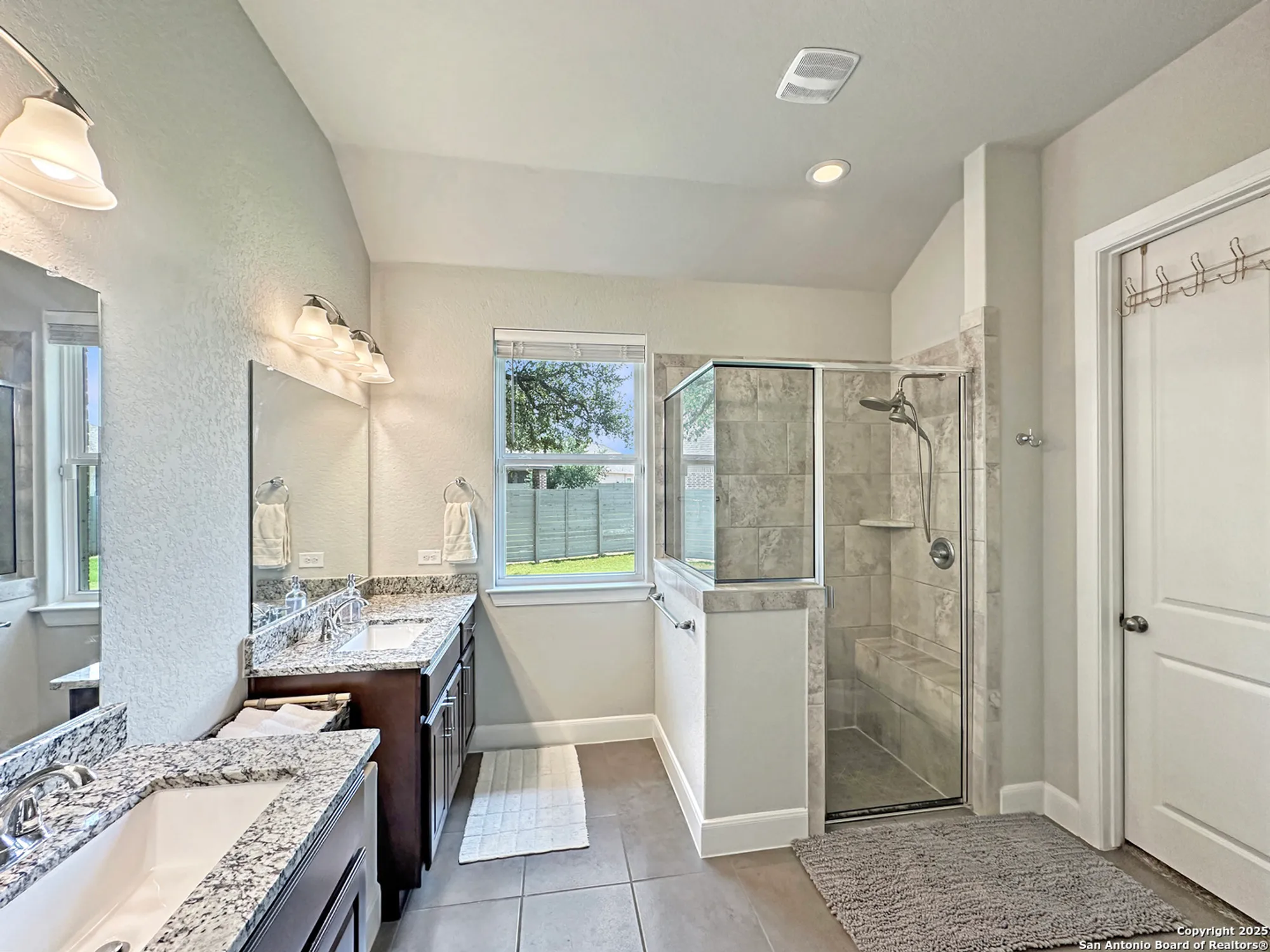 Property Slideshow image 24 of 40 | 1179 barberry way, New Braunfels, TX, 78132