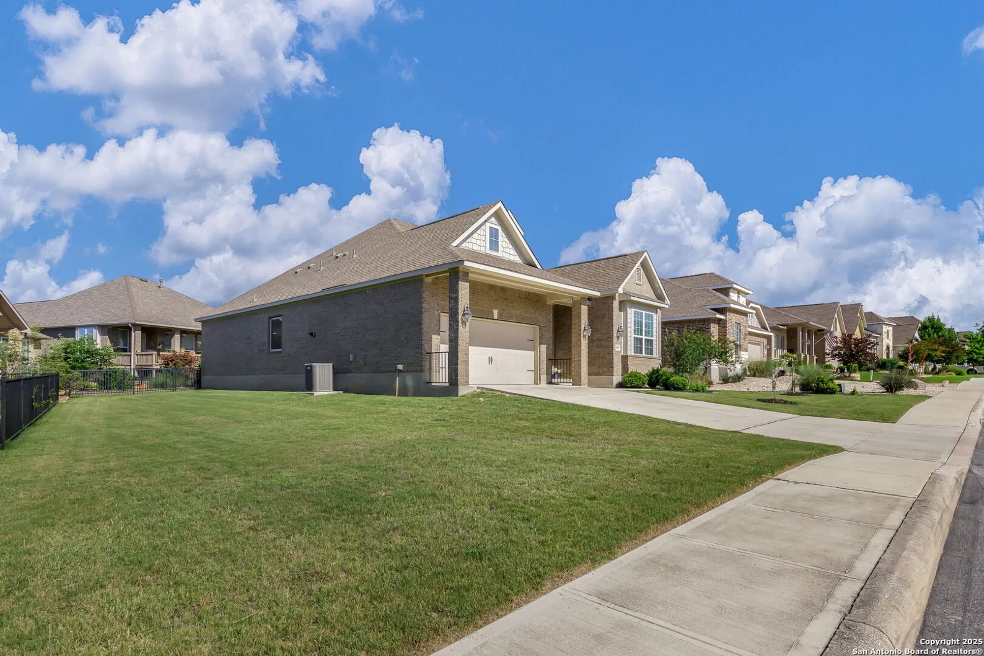 Property Slideshow image 2 of 47 | 5015 country nest, San Antonio, TX, 78253